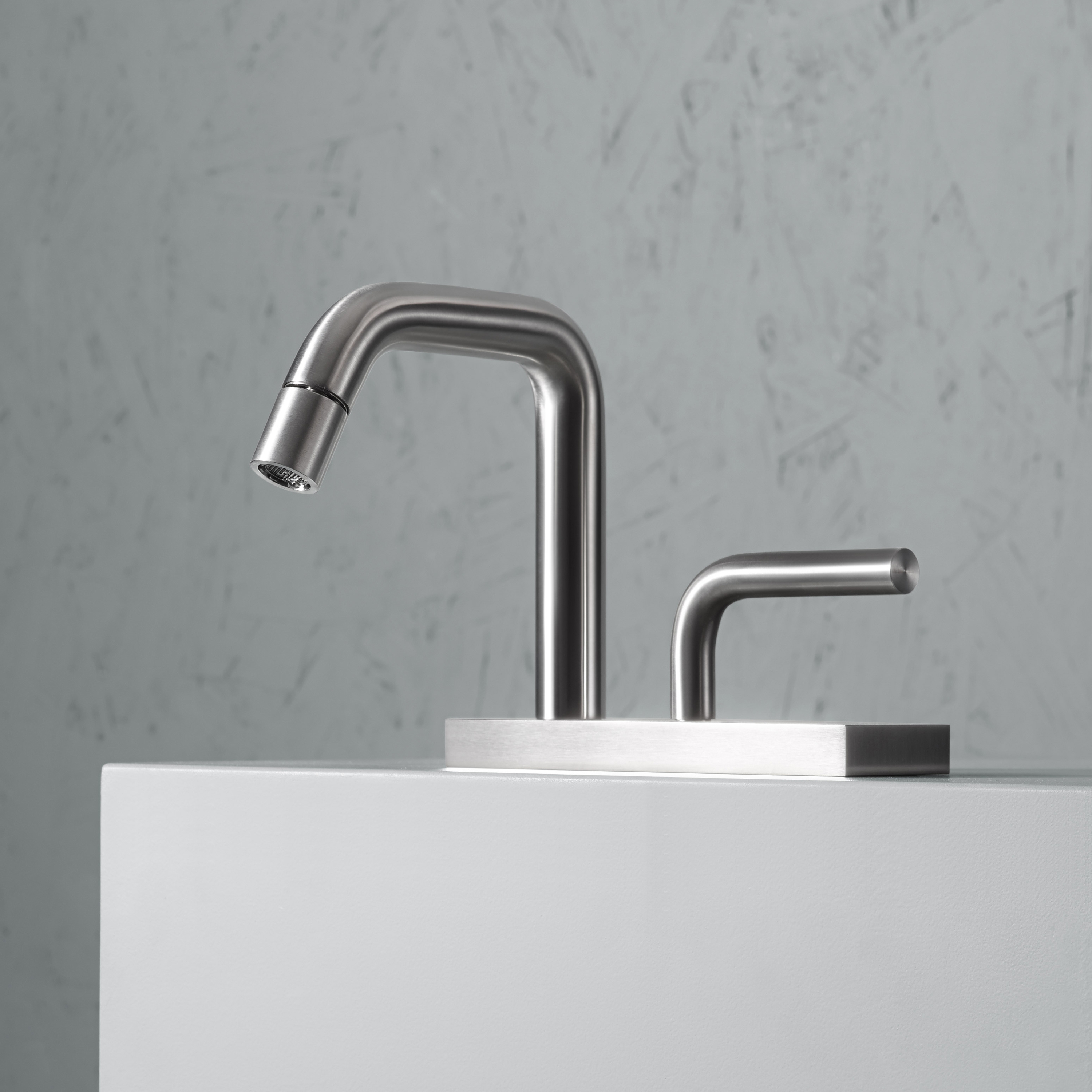 Mostrar el producto Levo | Mezclador hidroprogresivo monomando
con caño orientable. En acero inoxidable. del fabricante Quadrodesign