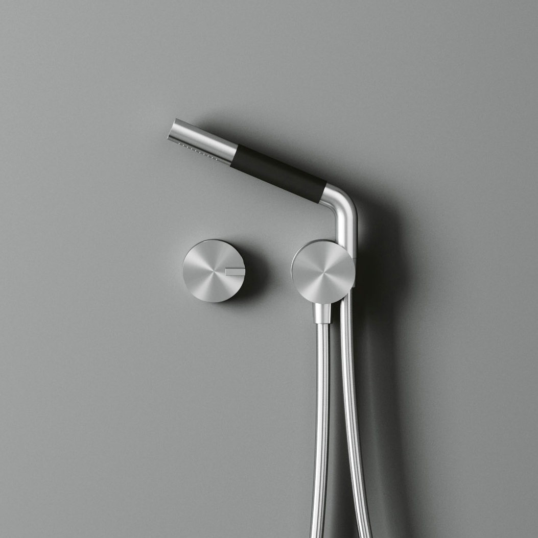 Display product Q | Hydroprogressive mixer set for bath/shower with hand shower. from manufacturer Quadrodesign