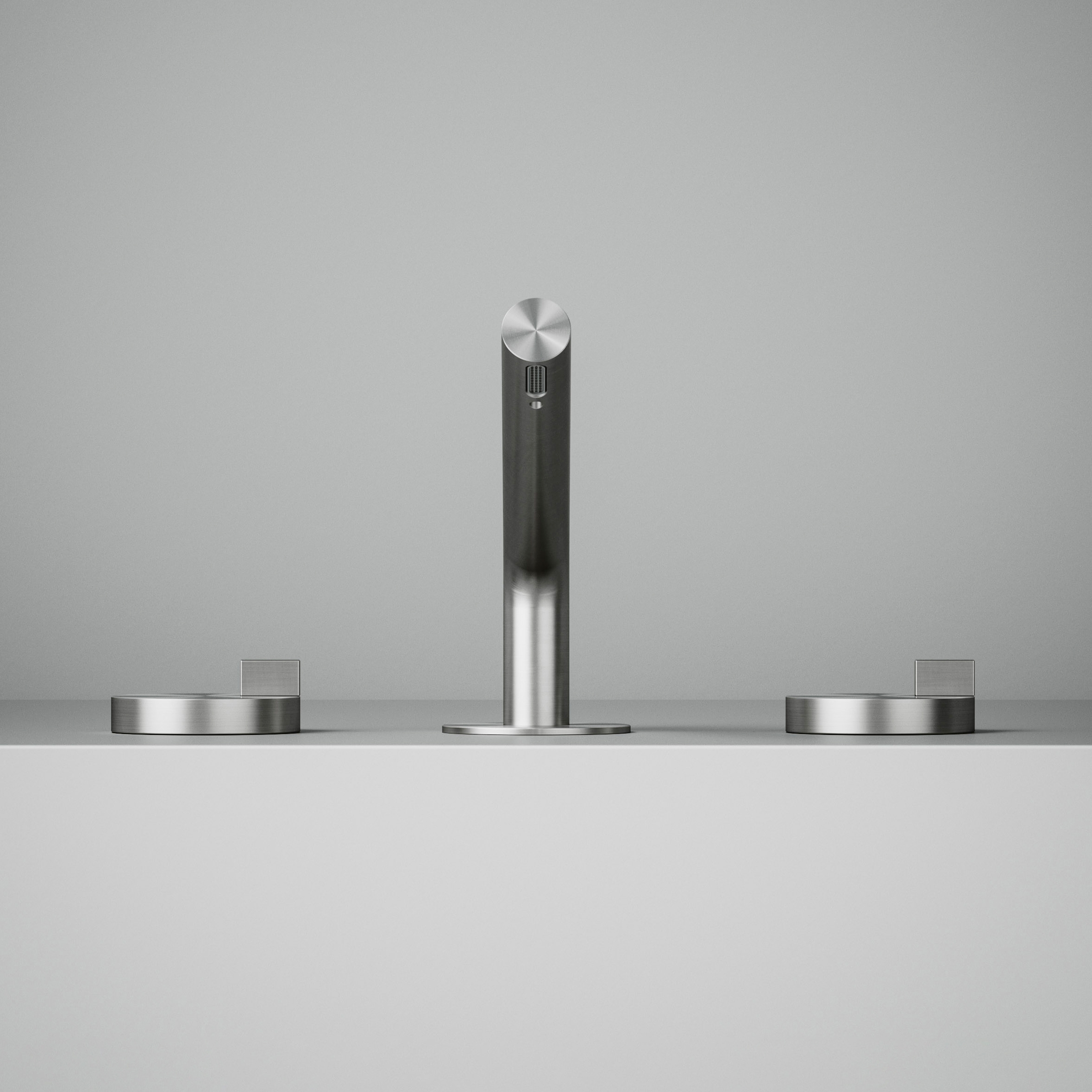Display product Q | Three-hole mixer with swivelling spout. from manufacturer Quadrodesign