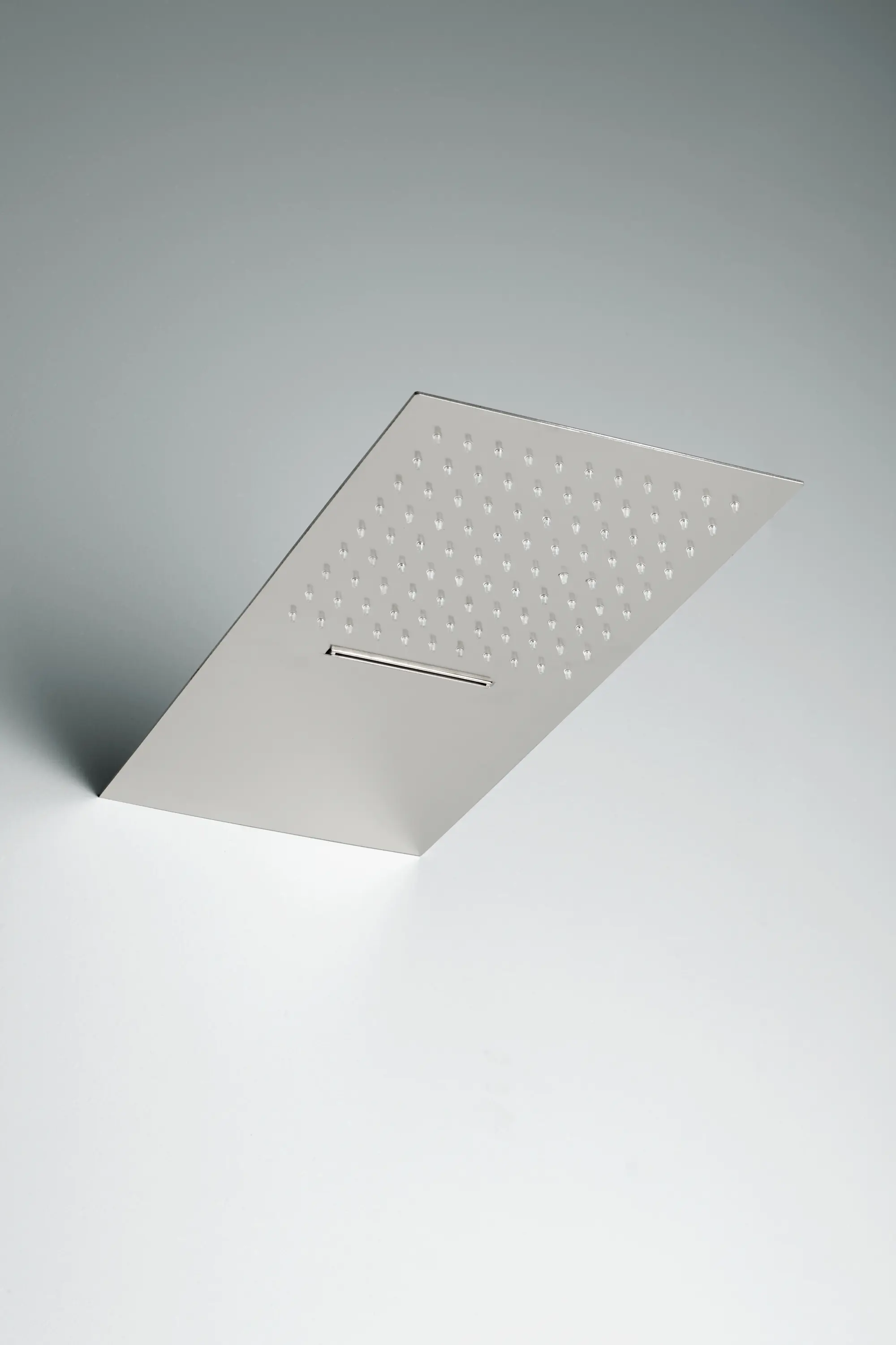 Quadrodesign - Shower | Soffione doccia con getto a pioggia e vela d’acqua.