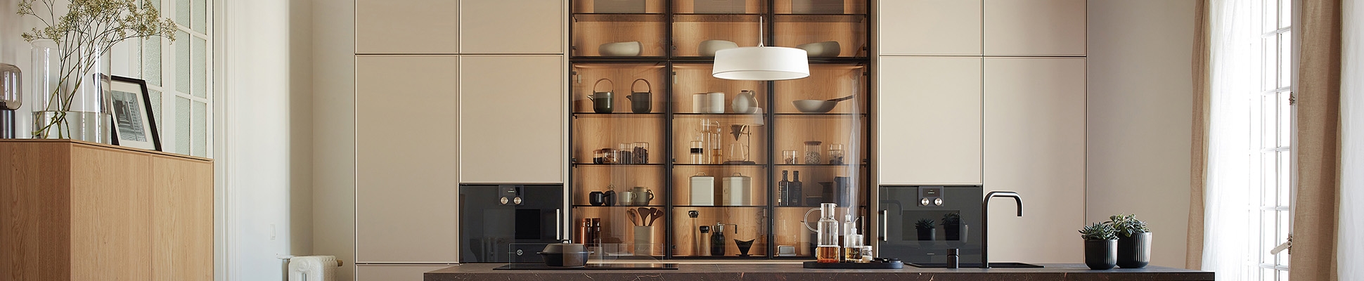 Discover the world of manufacturer Santos