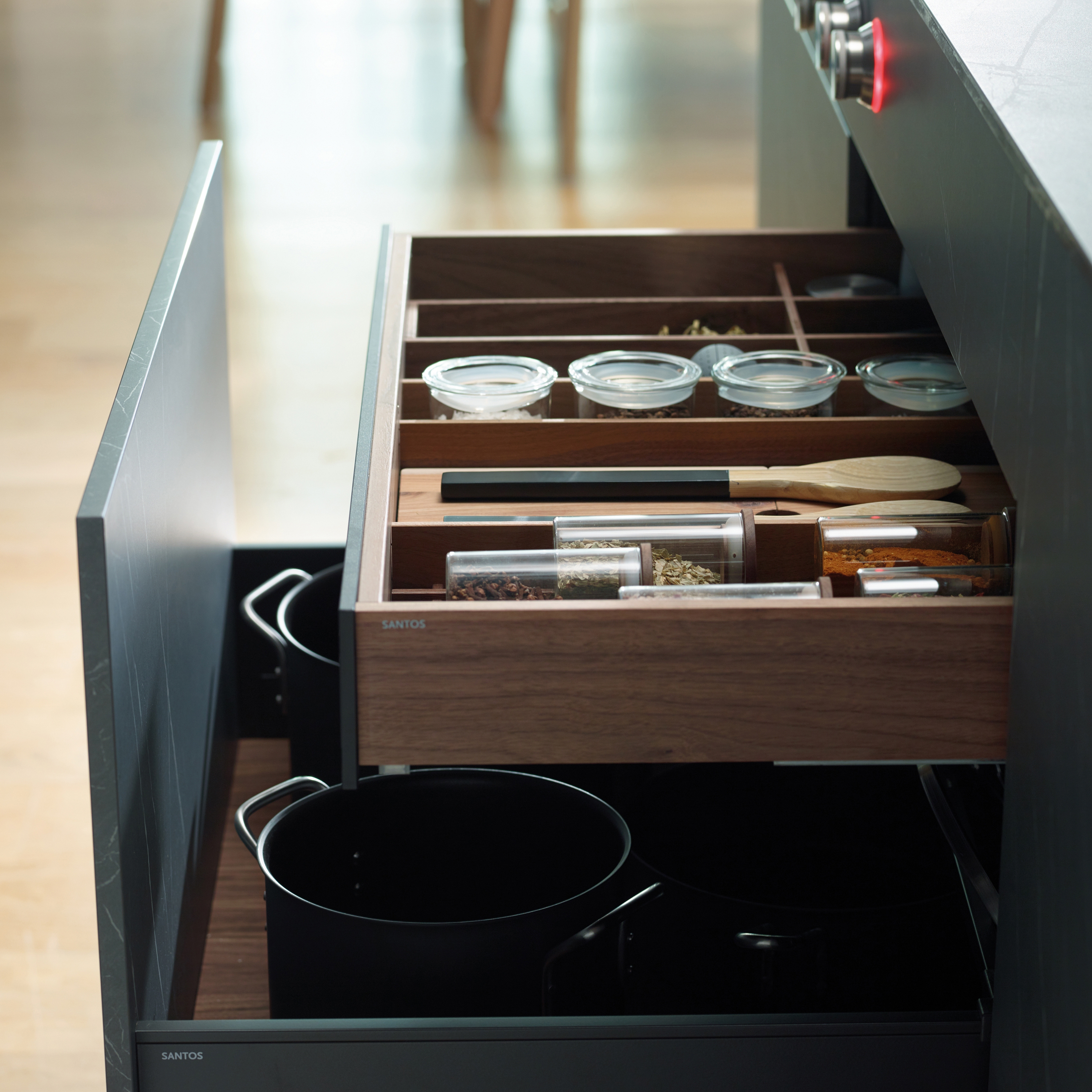Display product FINE Customisable drawers and bins from manufacturer Santos