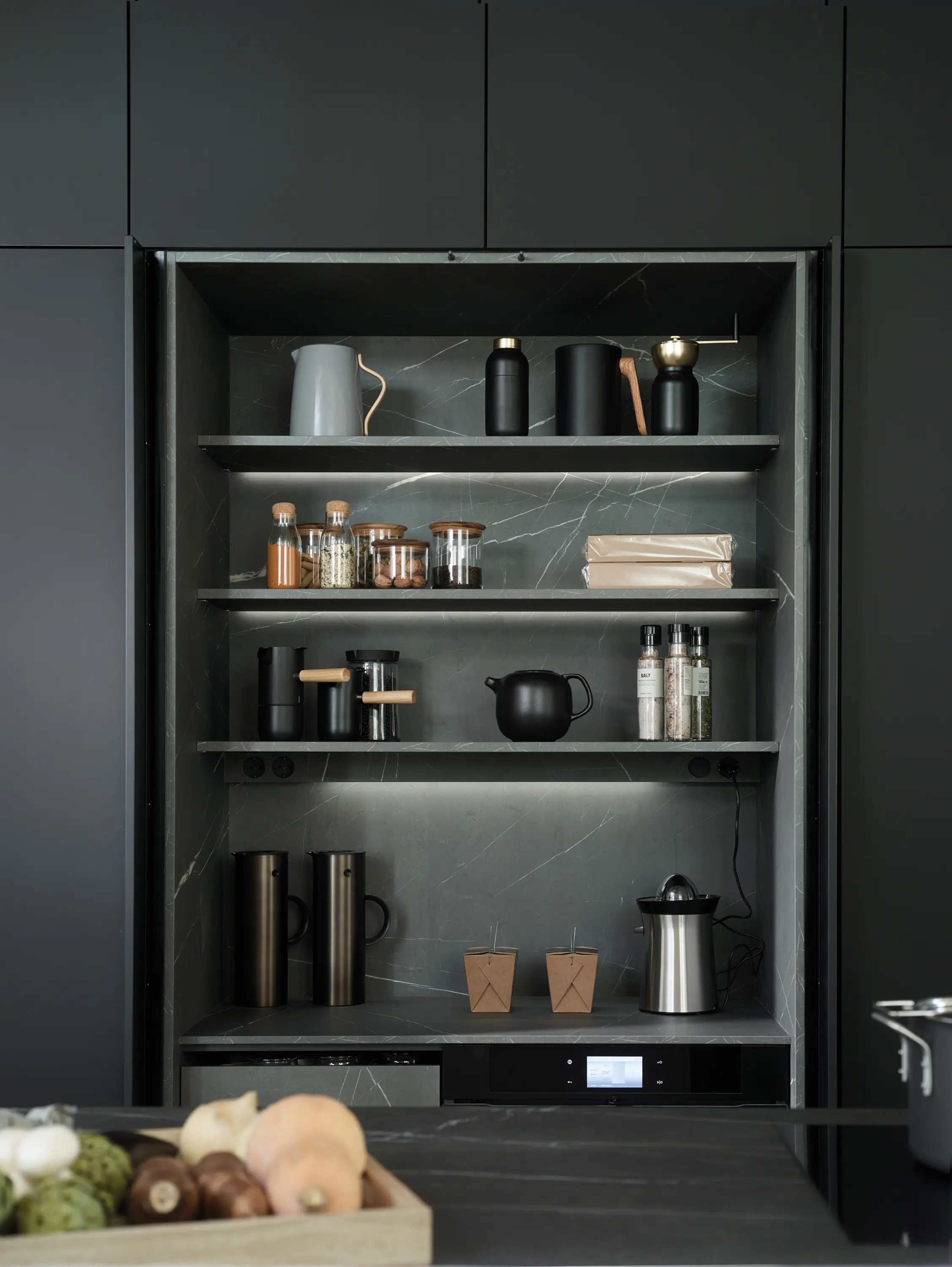 Santos - FINE Retractable tall unit