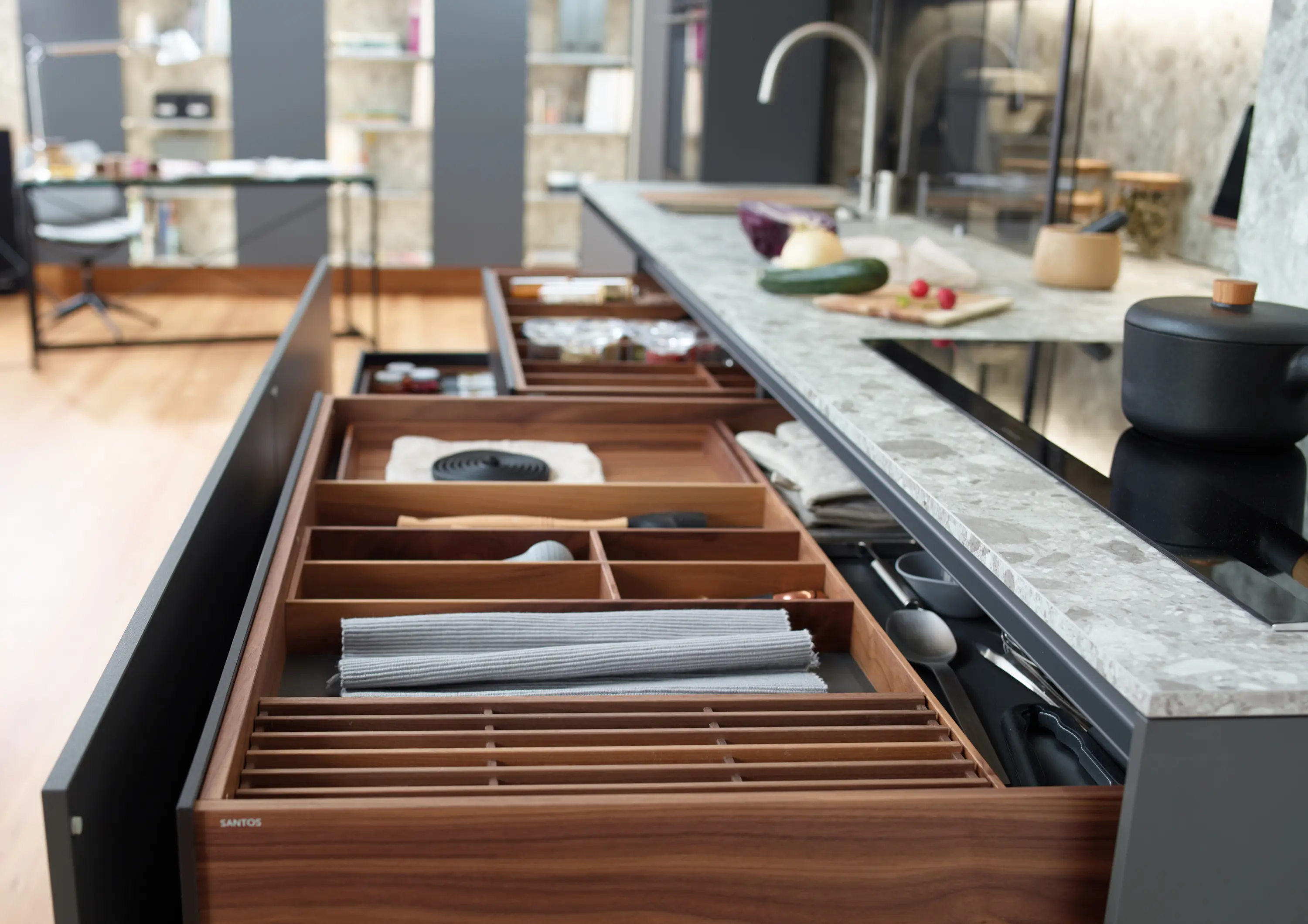 Santos - FINE Customisable drawers and bins