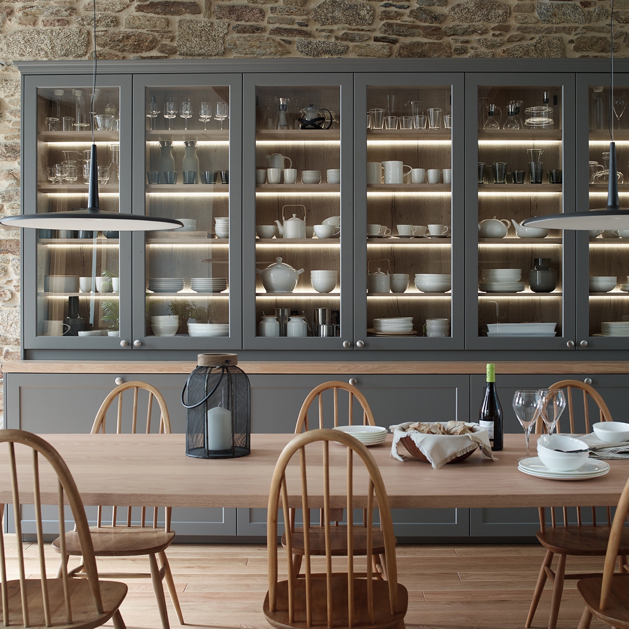 Mostra il prodotto Sideboard glass door unit del produttore Santos