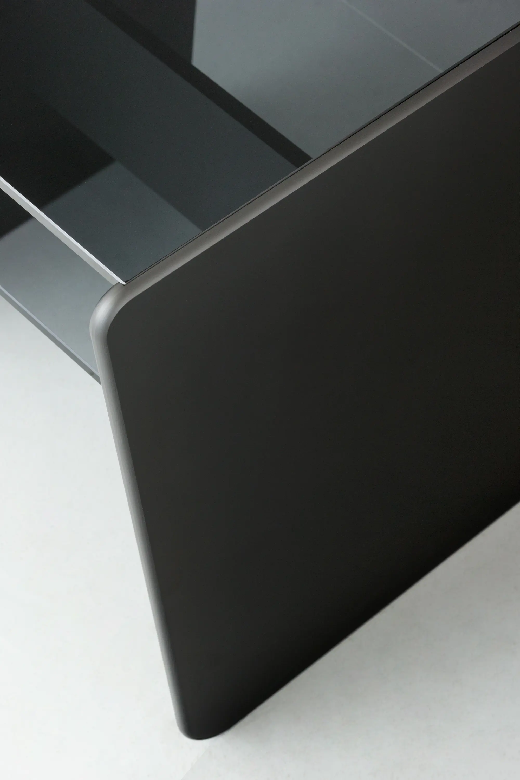 By interiors inc. - SLED | console