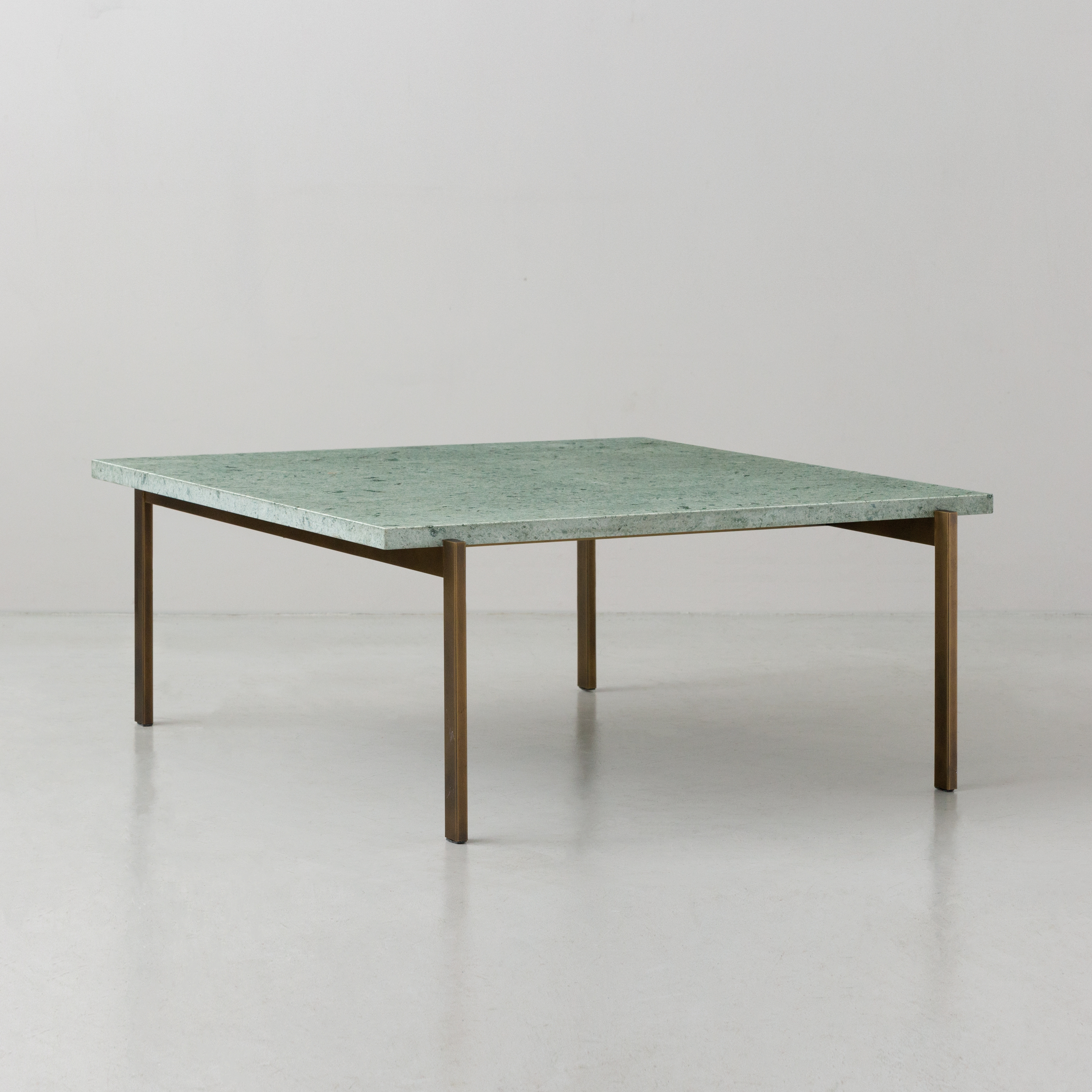 Mostrar el producto SUKI | low table del fabricante By interiors inc.