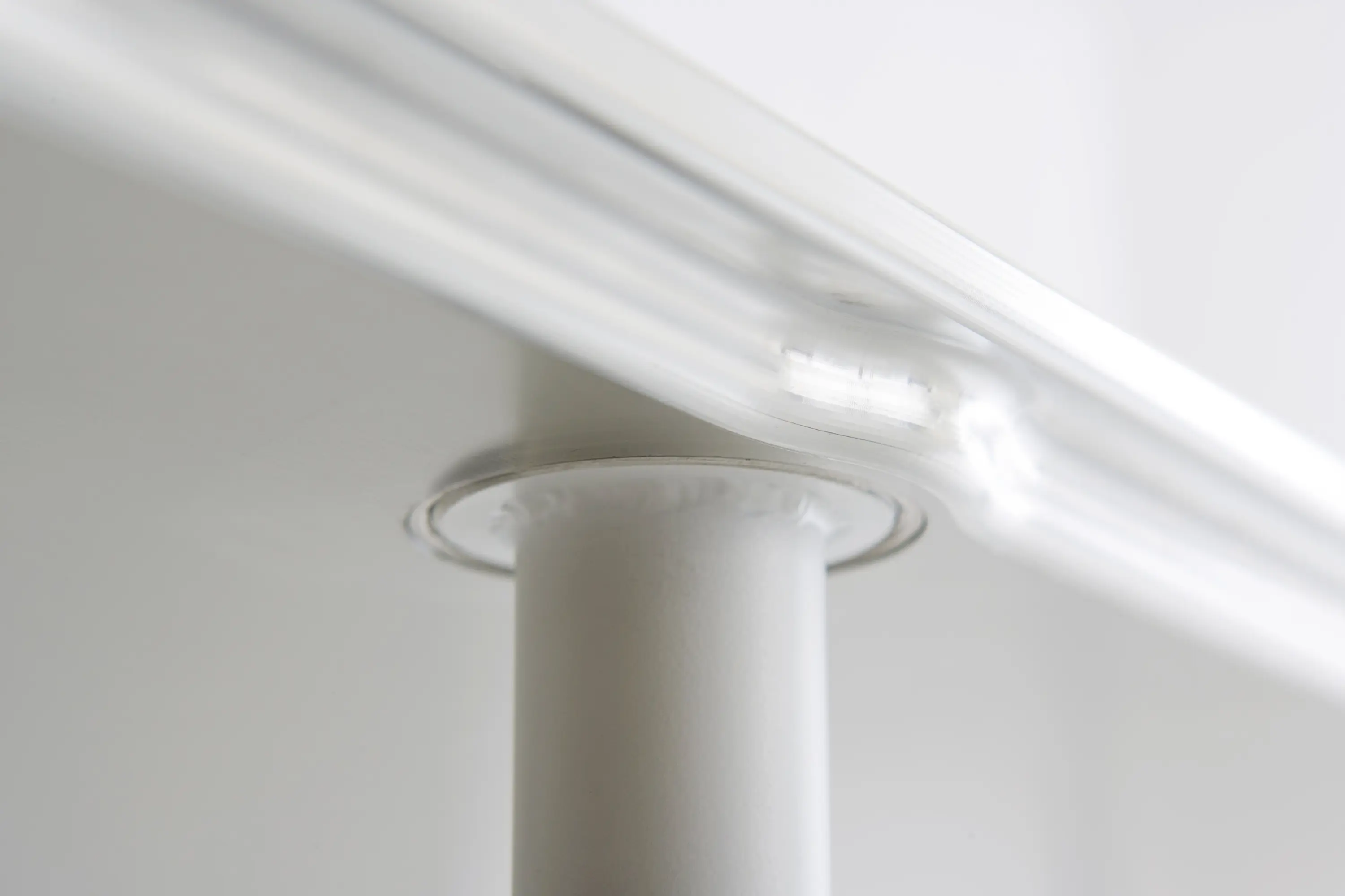 By interiors inc. - TEE | table