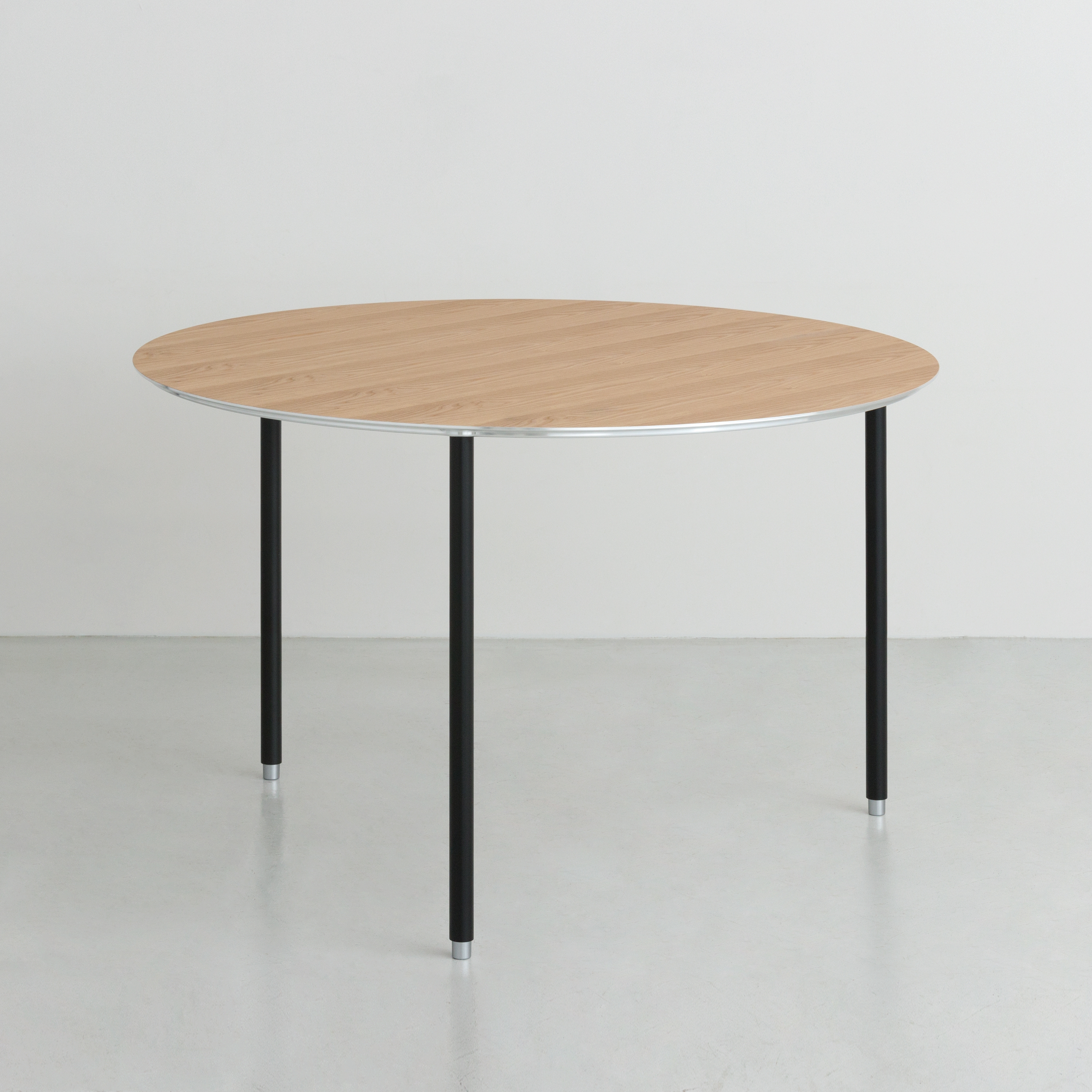 Mostrar el producto TEE | table round del fabricante By interiors inc.