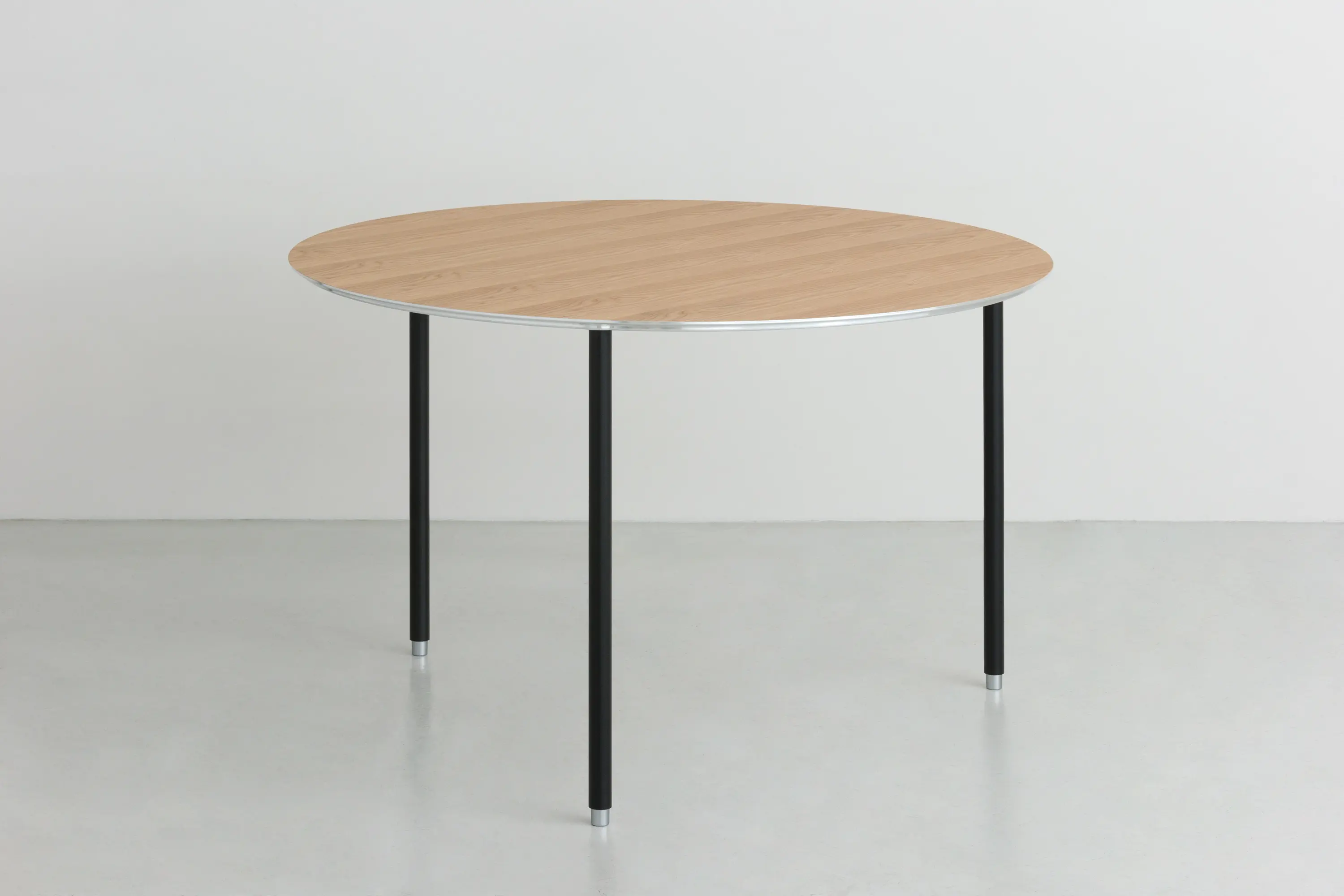 By interiors inc. - TEE | table round