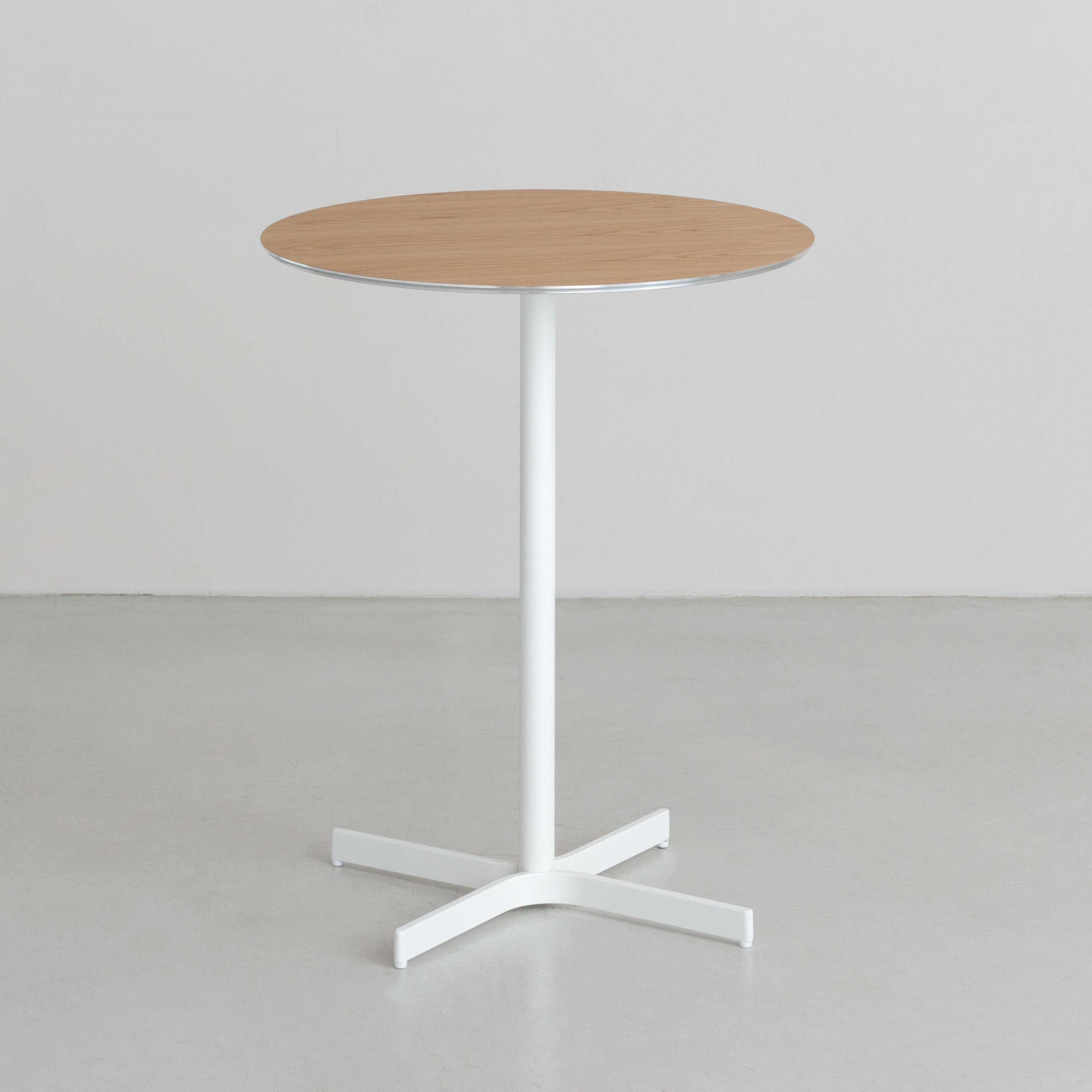 Mostra il prodotto XT | table del produttore By interiors inc.
