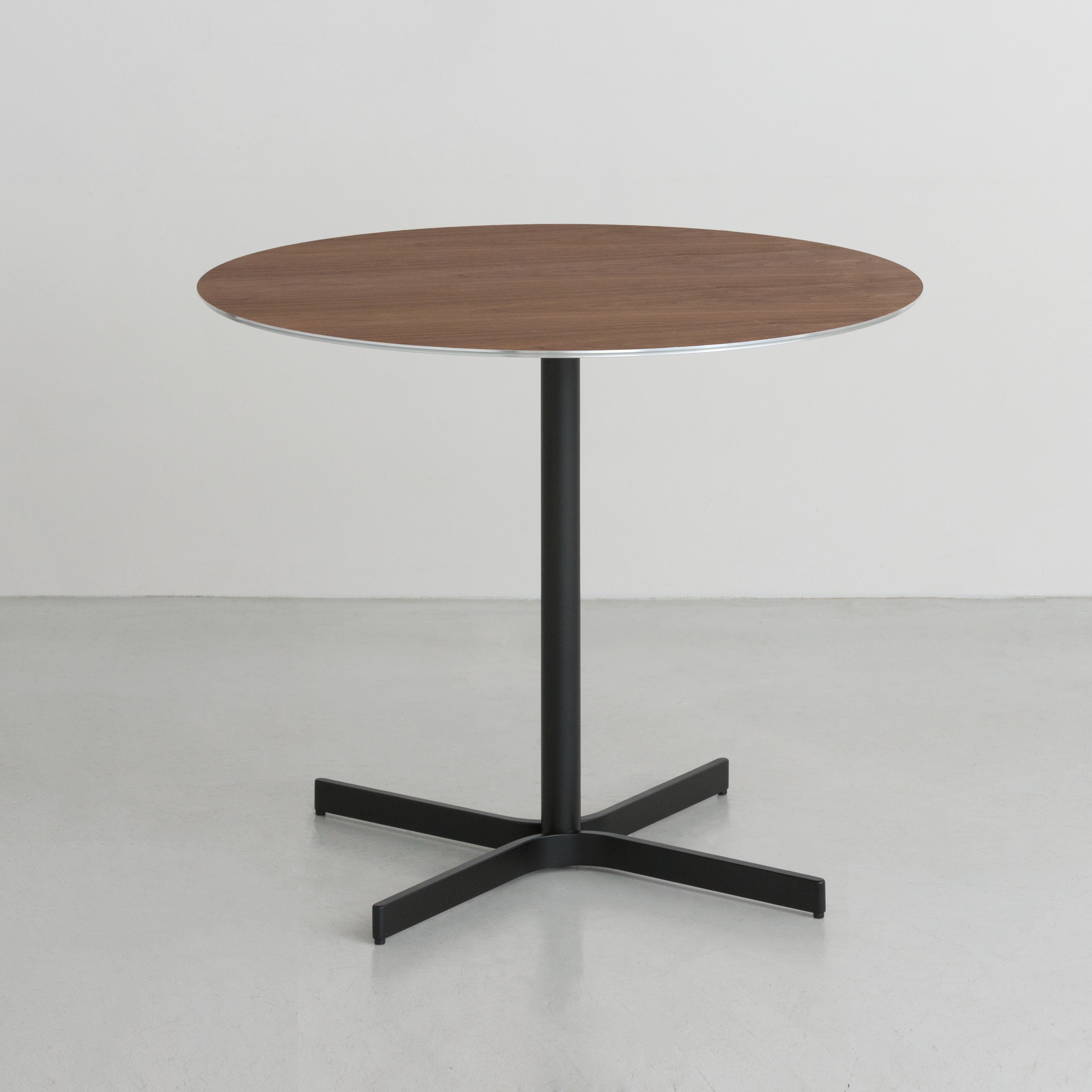 Mostrar el producto XT | table del fabricante By interiors inc.