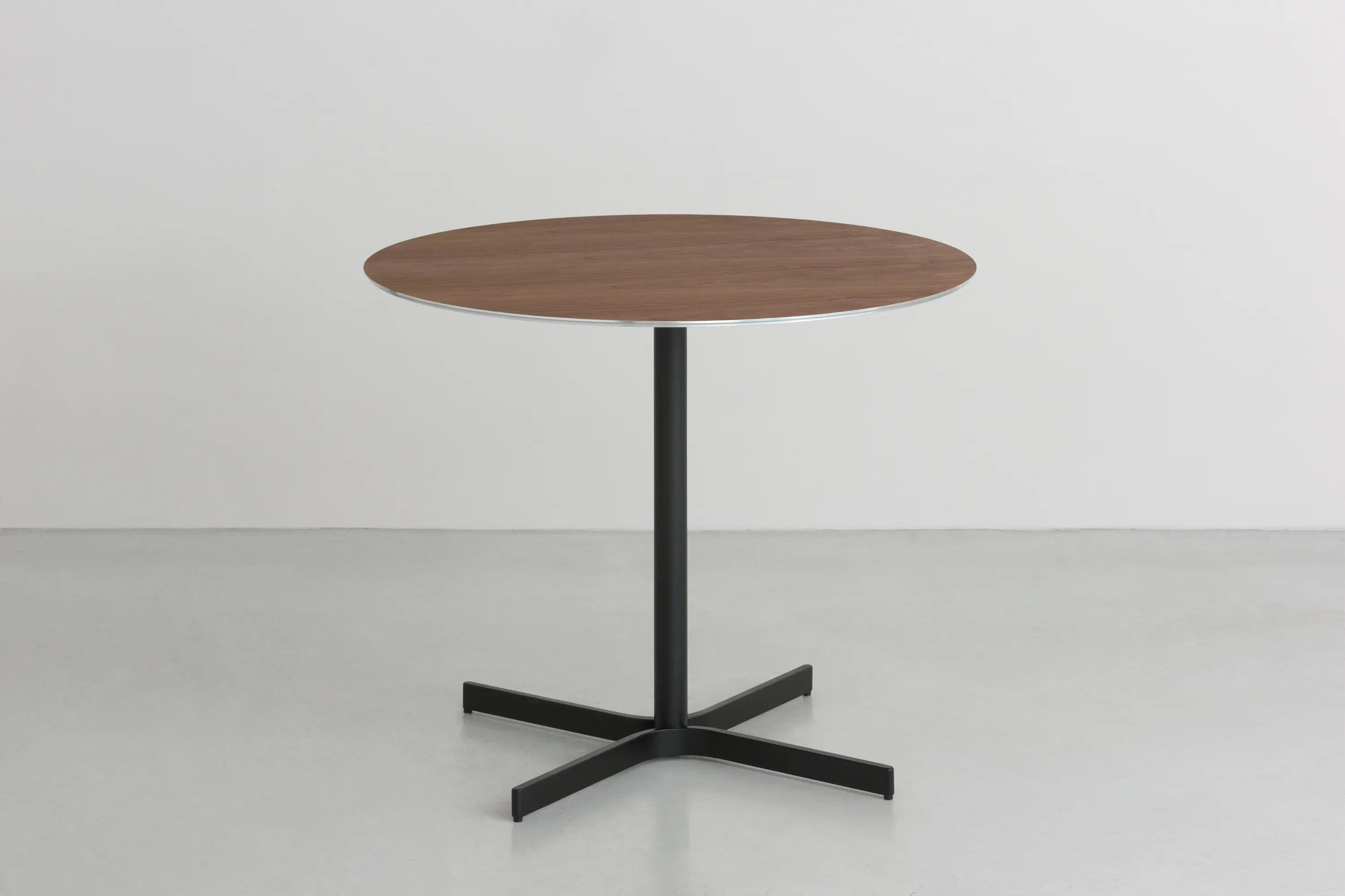 By interiors inc. - XT | table