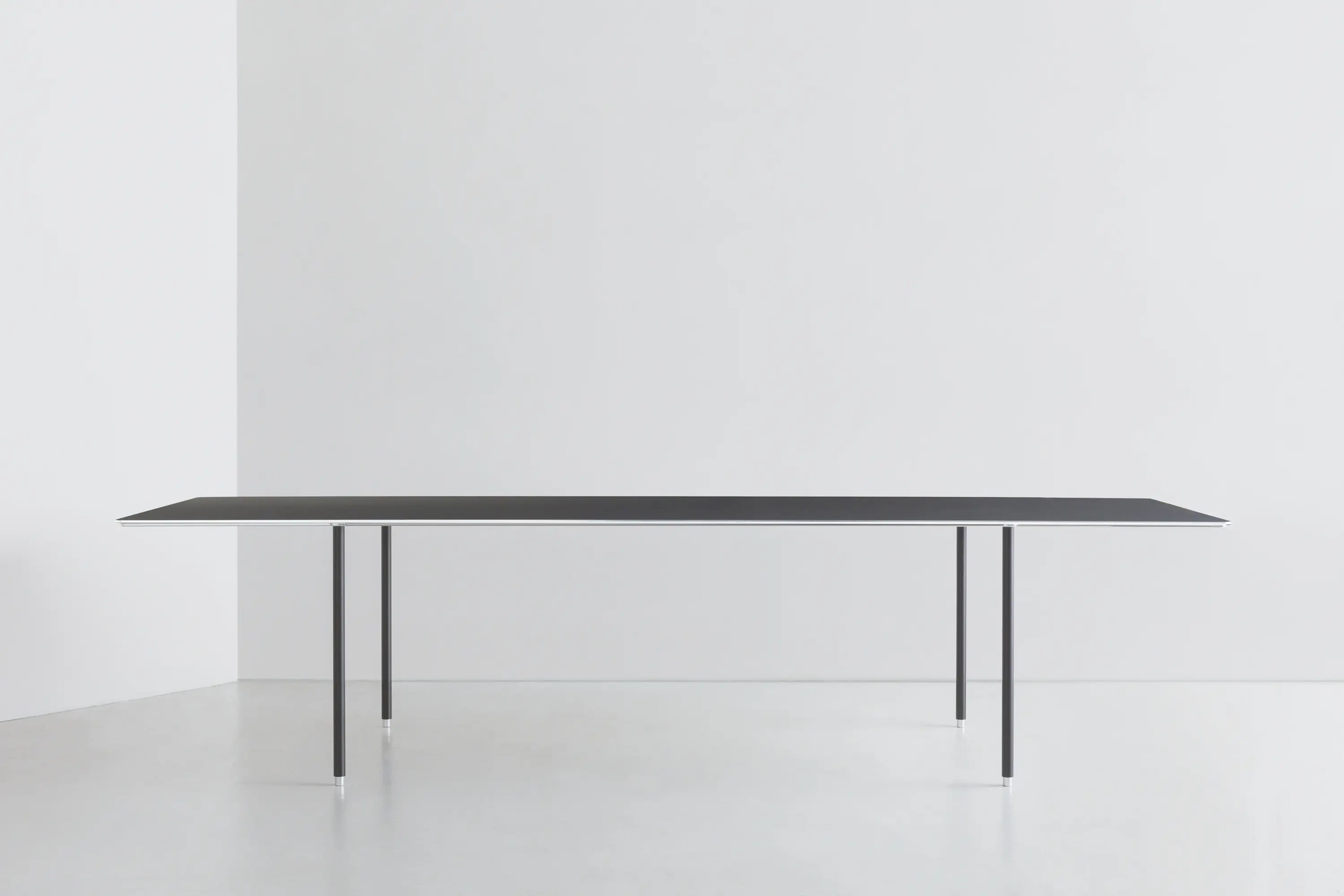 By interiors inc. - TEE | table