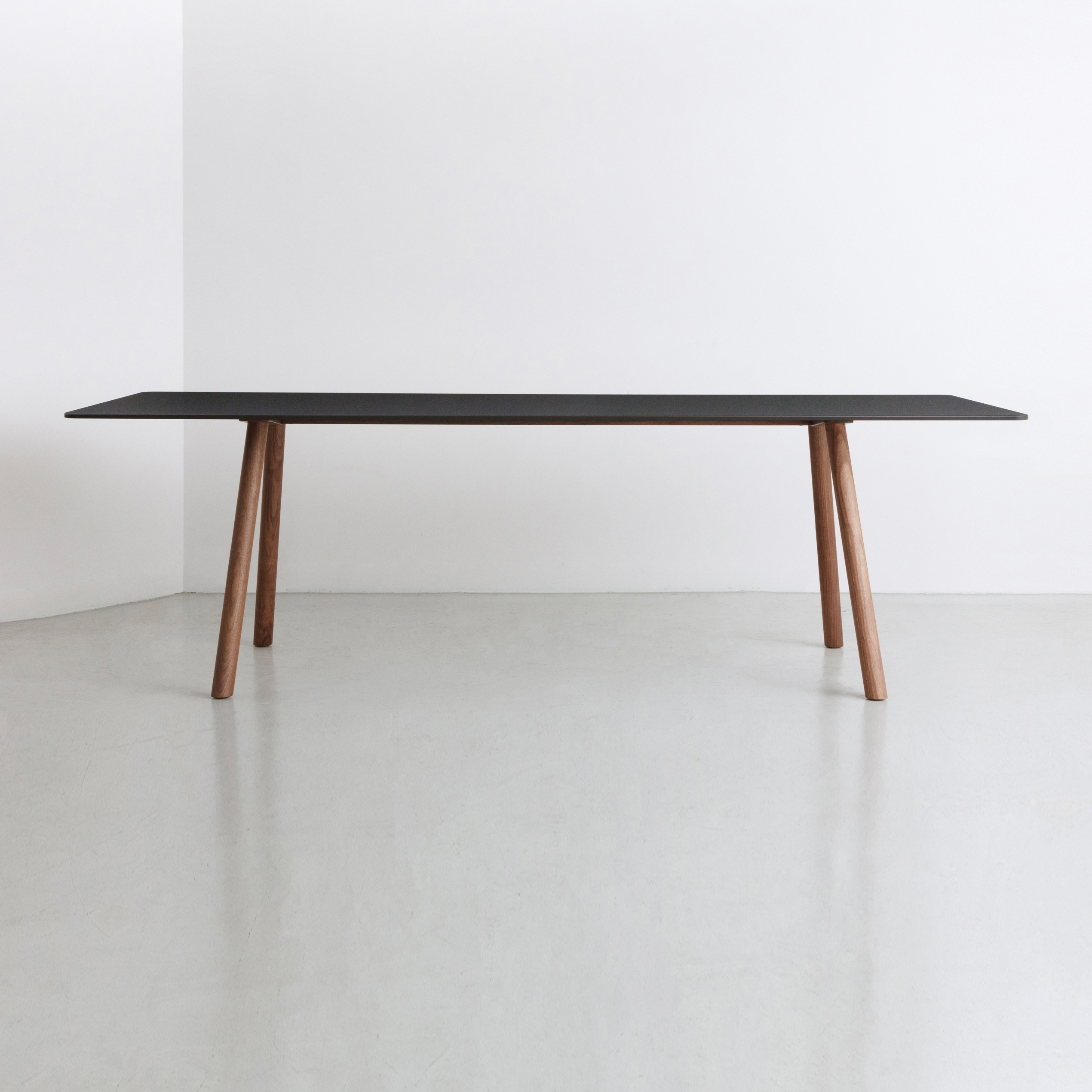 Mostrar el producto A.T.S | table del fabricante By interiors inc.