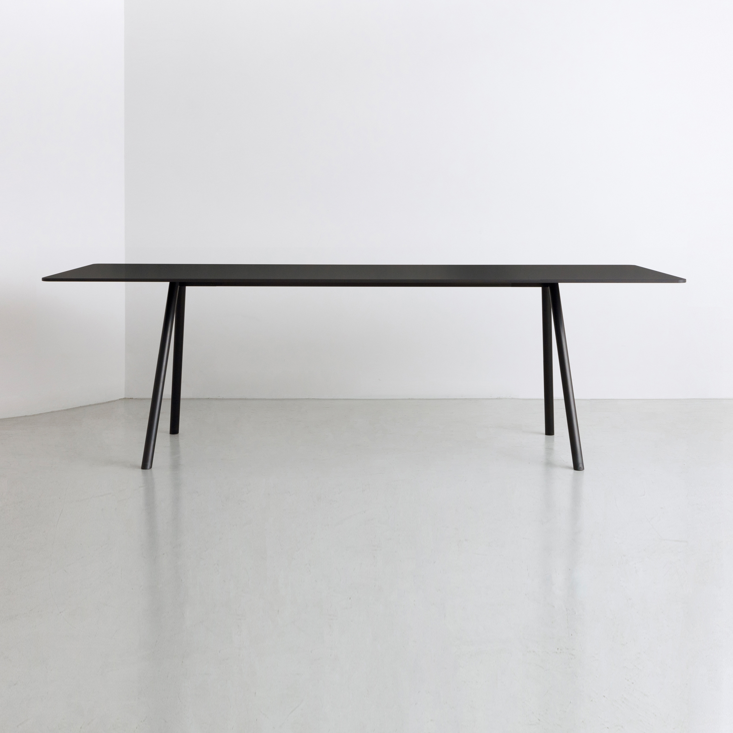 Mostrar el producto A.T.S | table del fabricante By interiors inc.