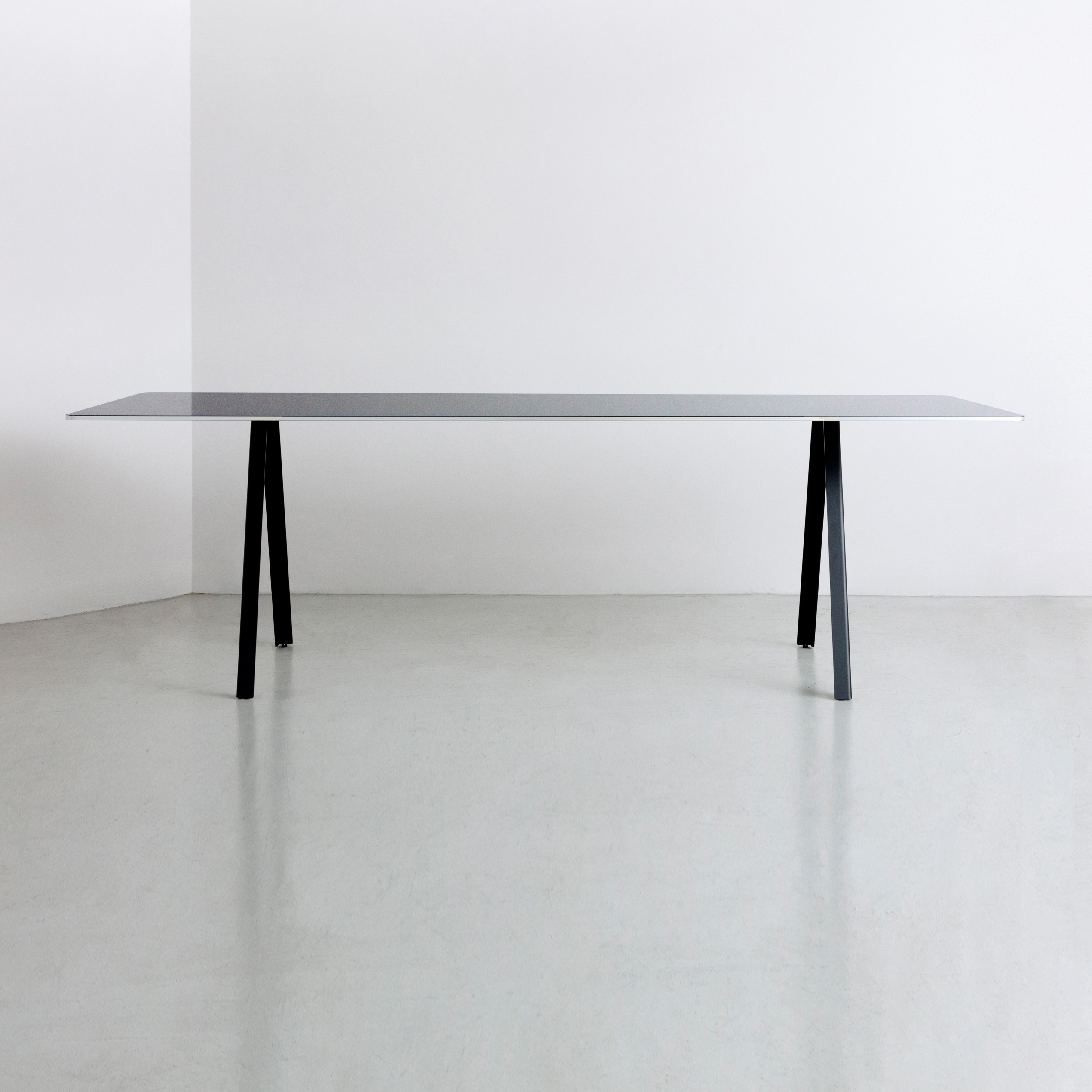 Mostrar el producto A.T.S | table del fabricante By interiors inc.