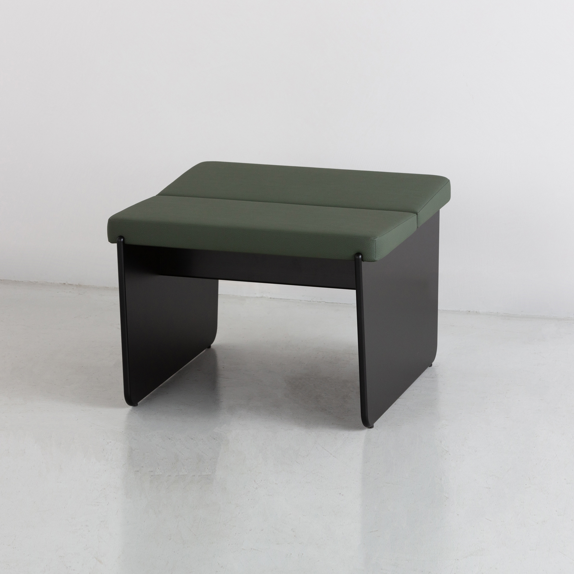 Mostra il prodotto SLED I bench del produttore By interiors inc.