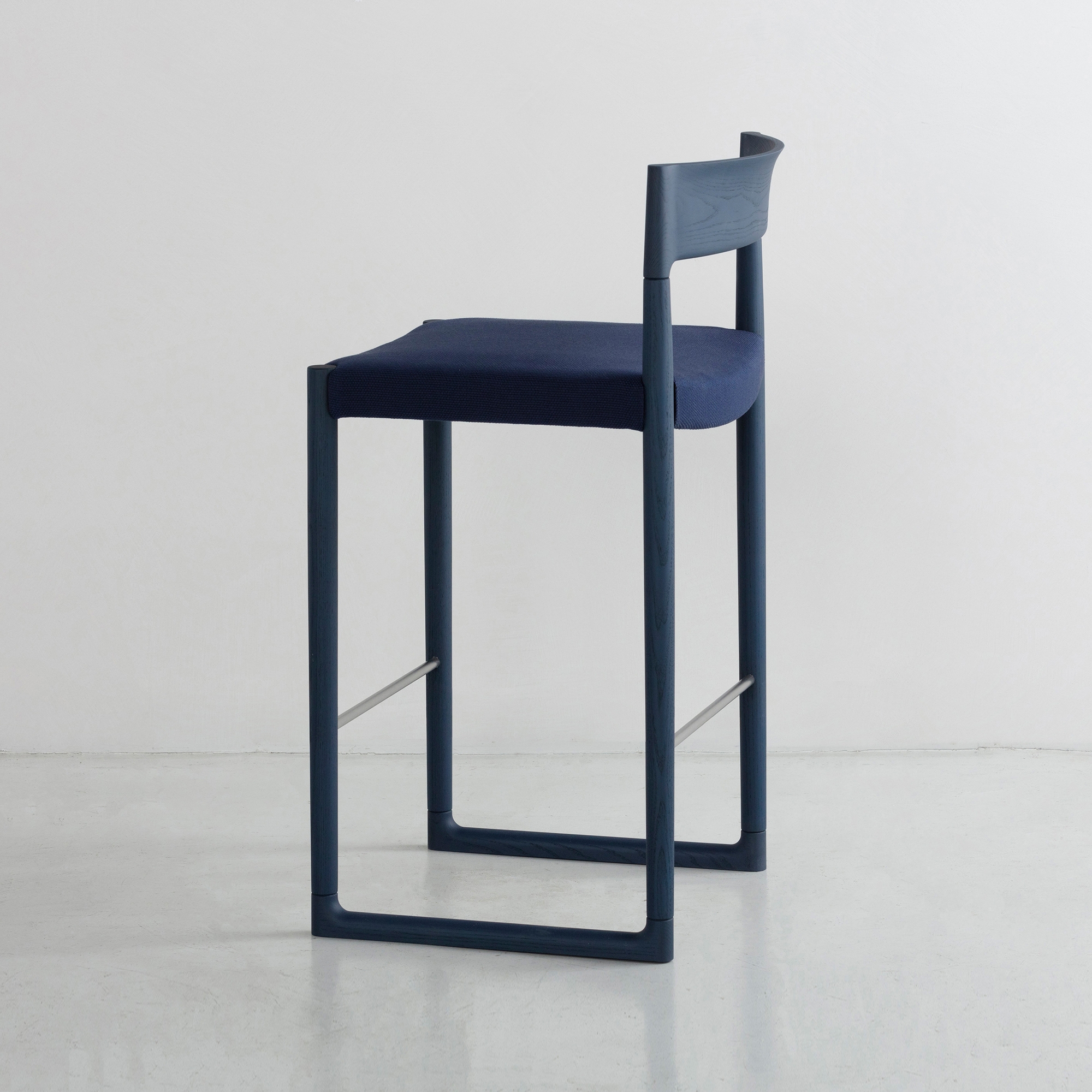 SWEEP I Counter stool