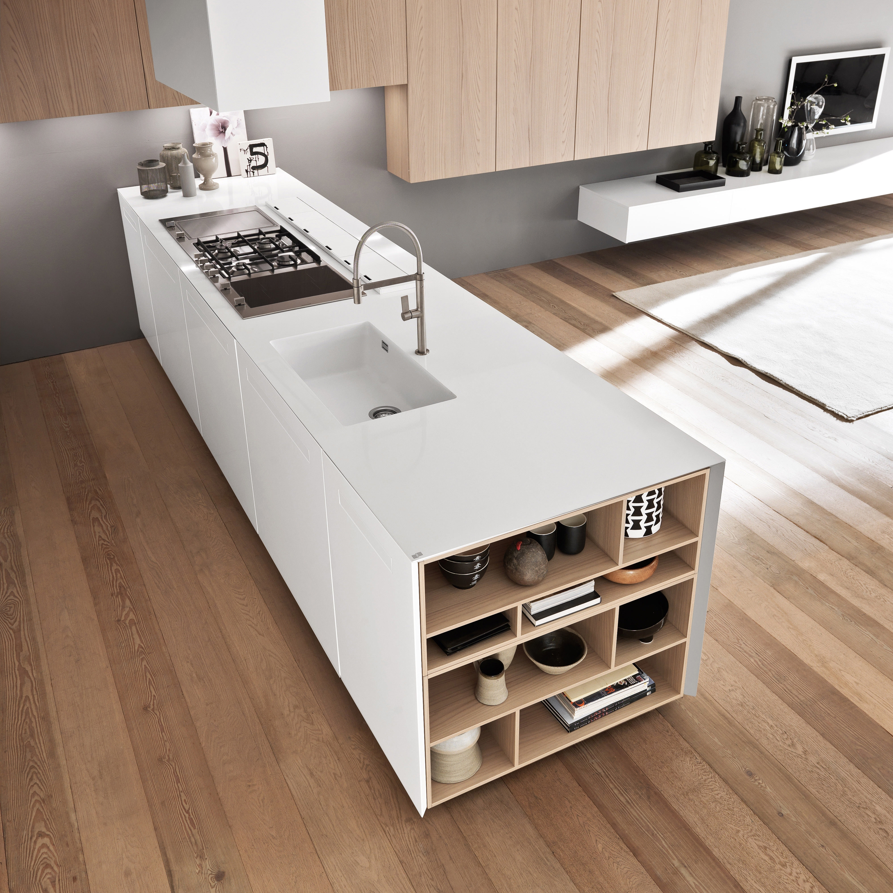 Display product Sintesi.30 peninsula from manufacturer Comprex