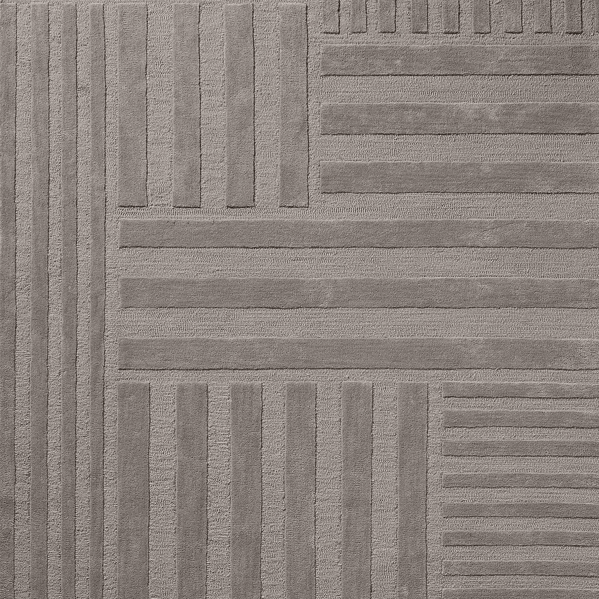 Contra | rug large