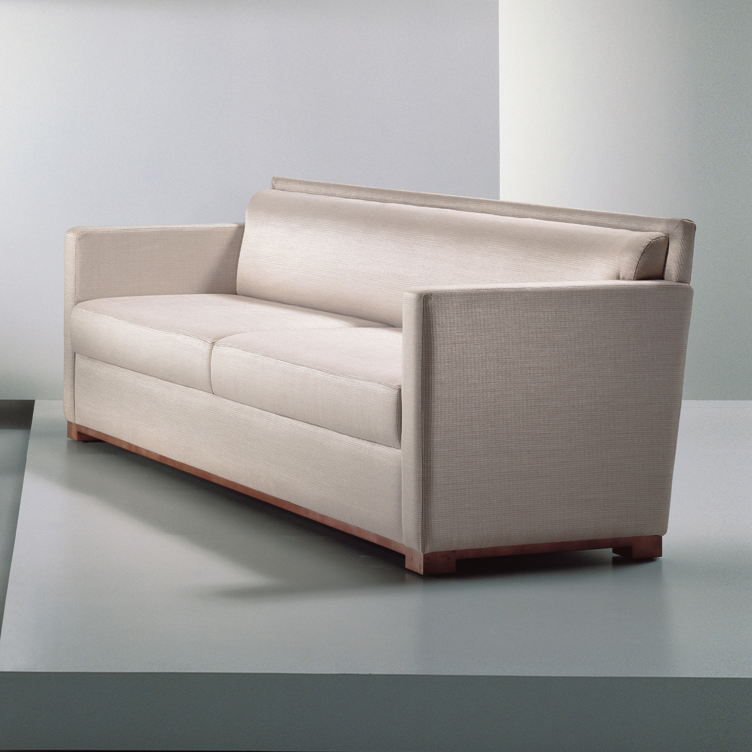 Display product Sella | Sofa from manufacturer Cumberland Furniture