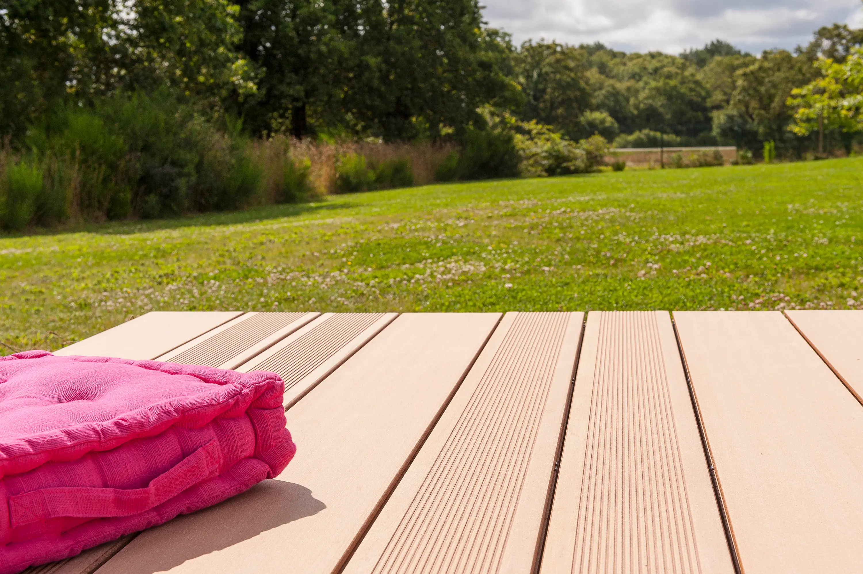 Silvadec - Elegance | Grooved Decking Board - Colorado brown