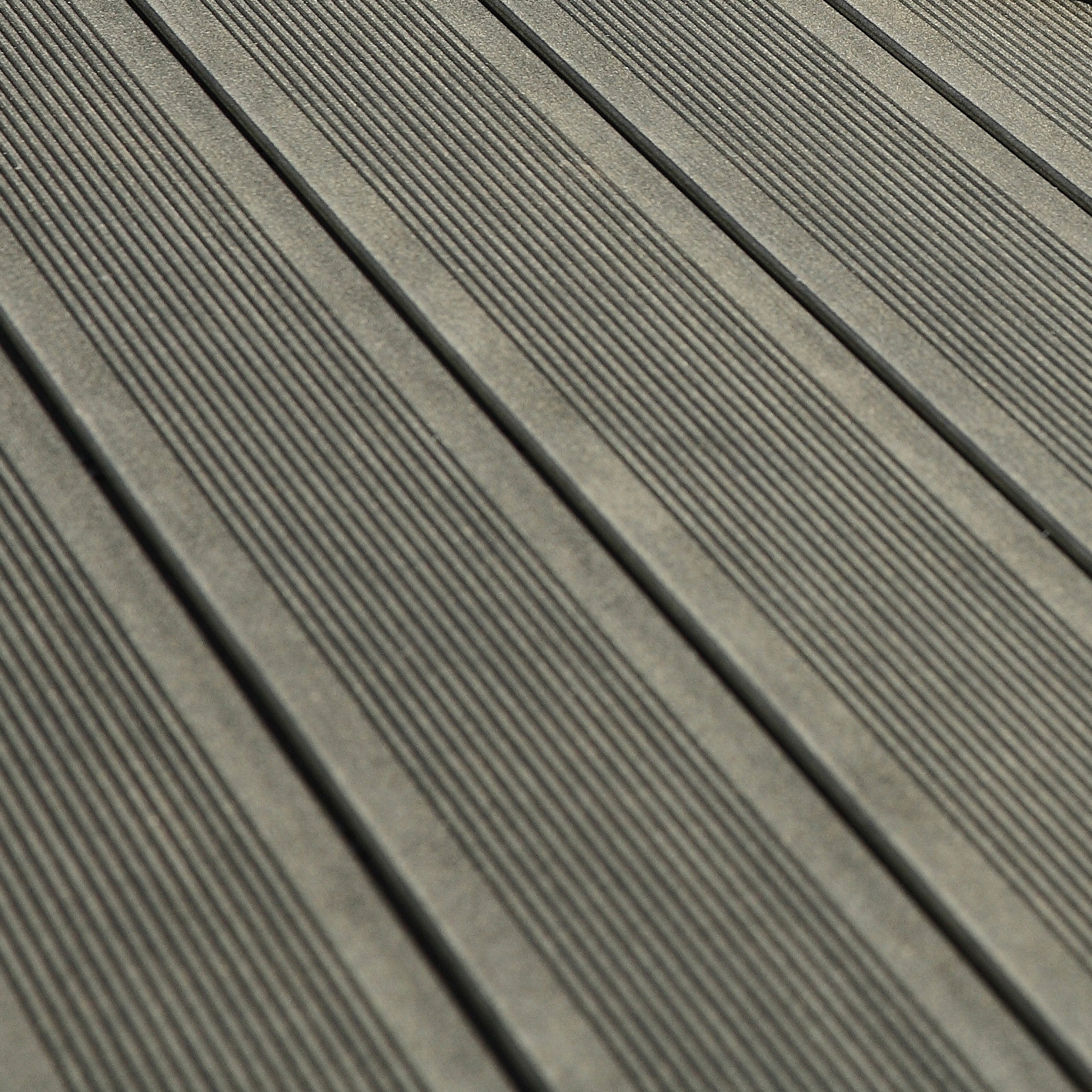 Produkt Elegance | Terrassendiele gerillt - Anthrazitgrau des Herstellers Silvadec anzeigen