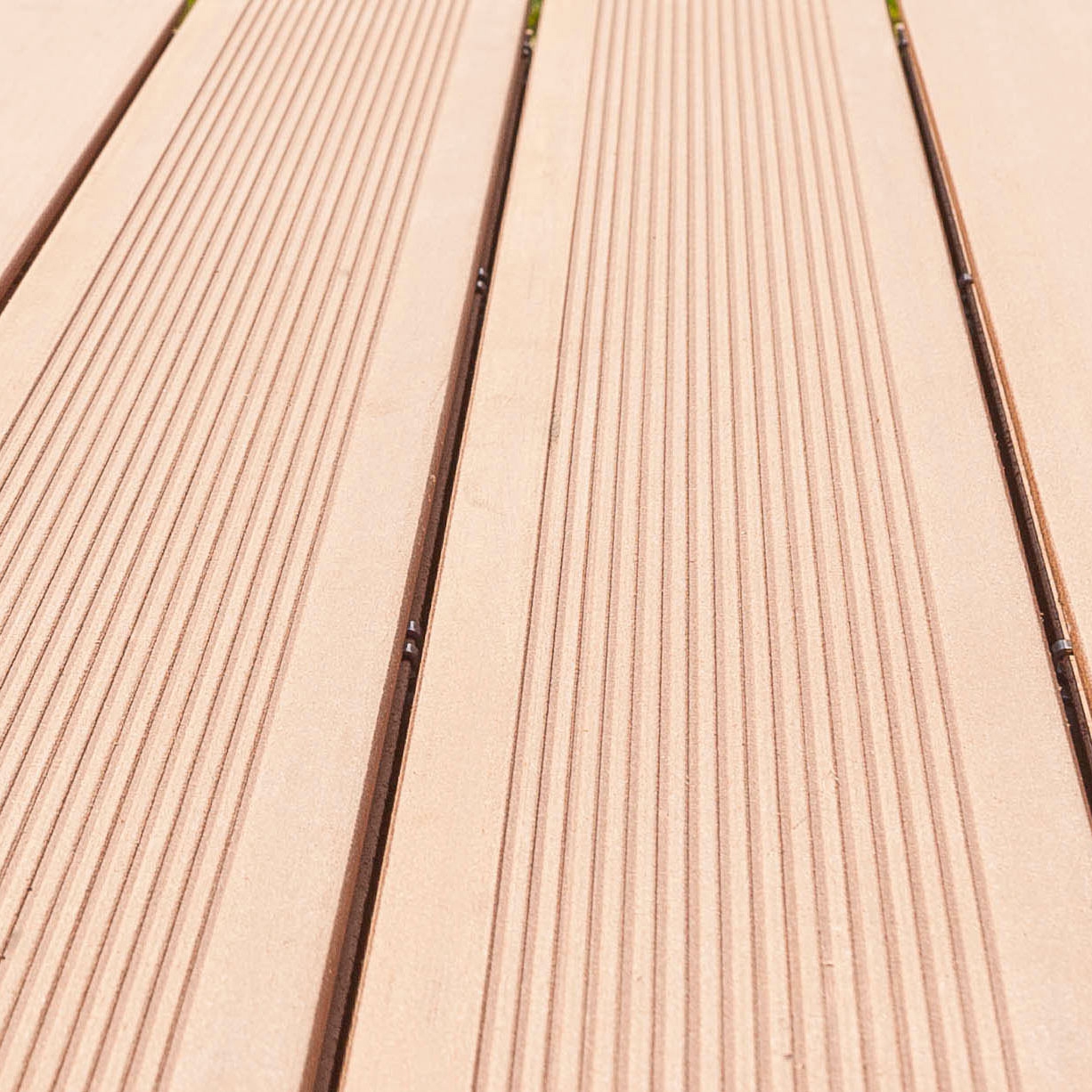 Produkt Elegance | Terrassendiele gerillt - Colorado Braun des Herstellers Silvadec anzeigen