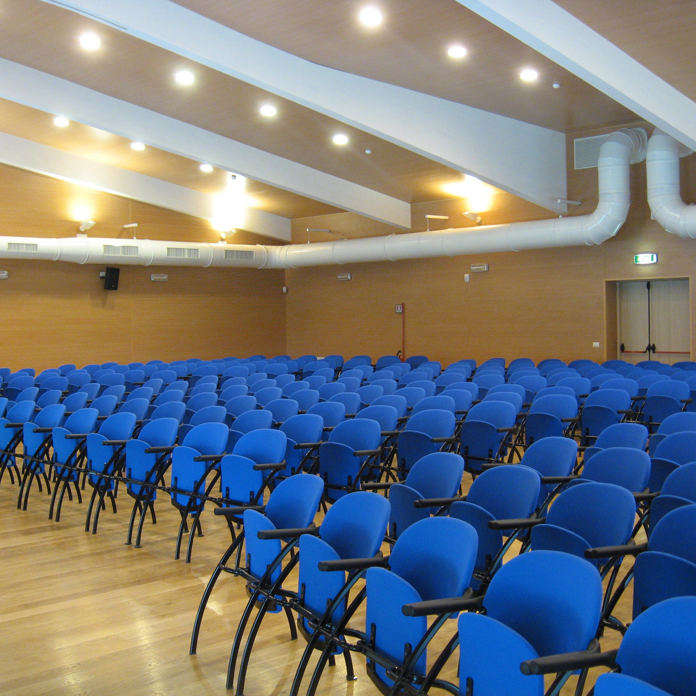 CHAIRS & ARMCHAIRS