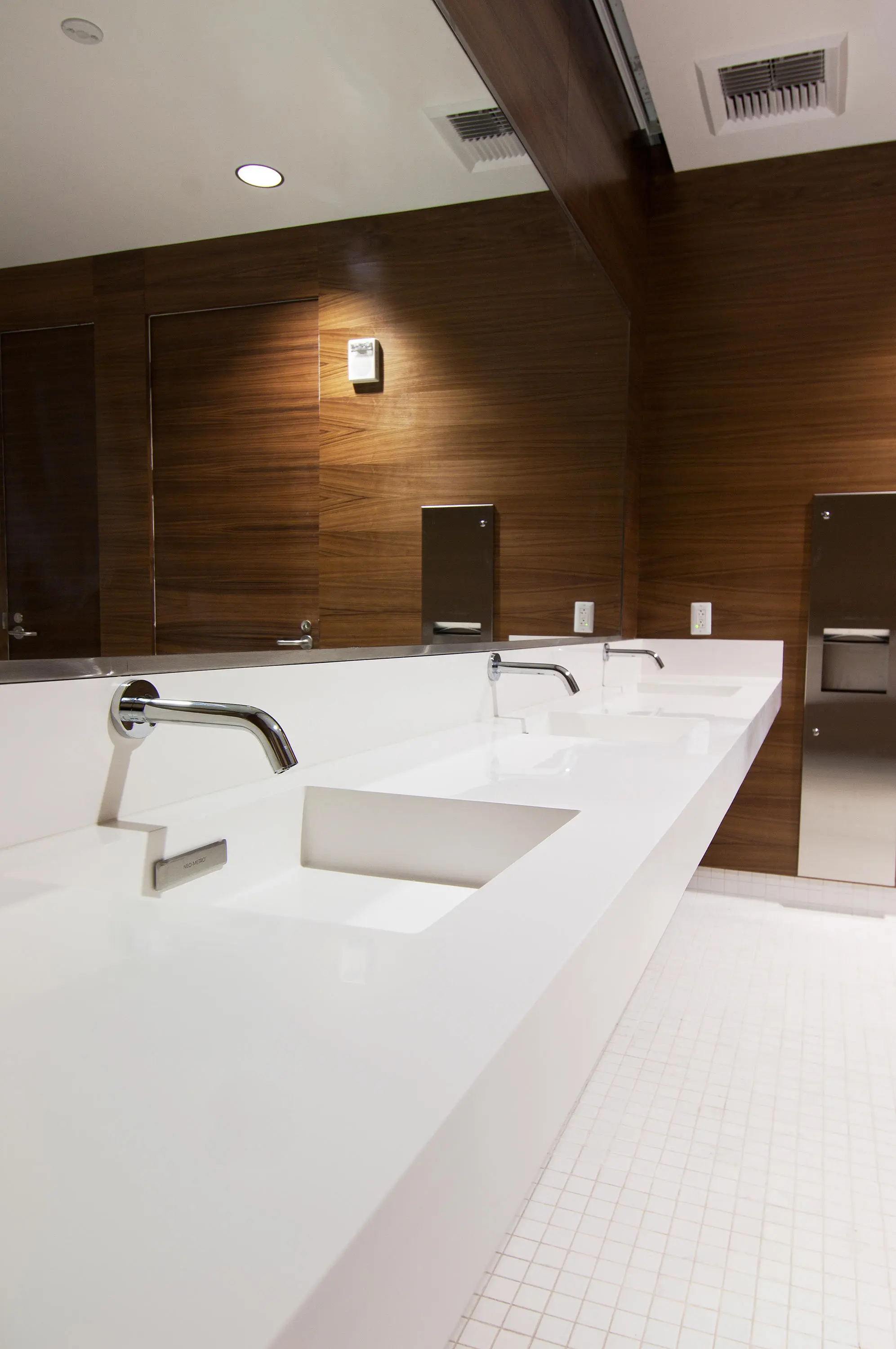 Neo-Metro - Slab Wall Mounted Cast Solid Surface Deck