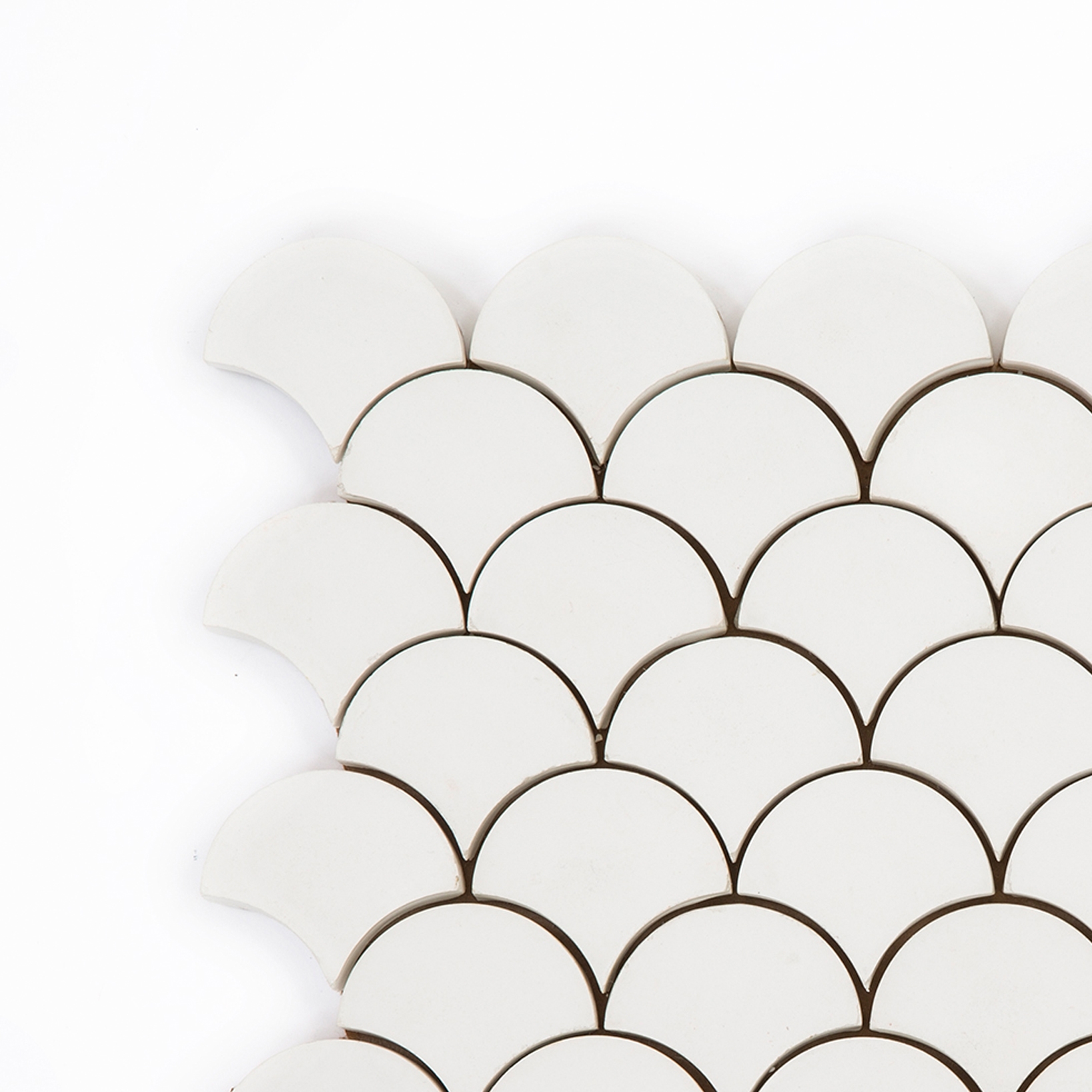 Display product Scale-white from manufacturer Granada Tile