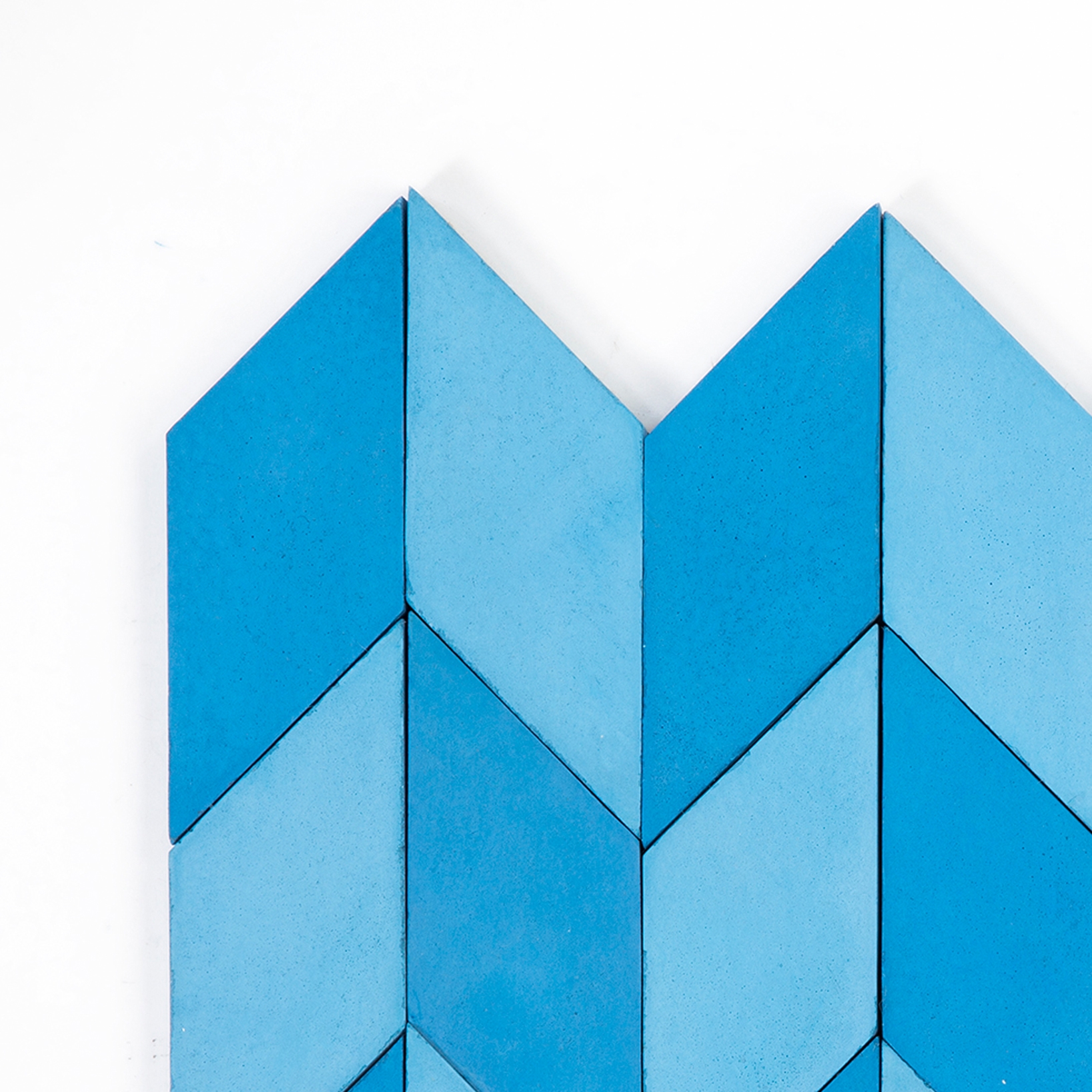 Produkt Short-Accordion-Hopscotch-blue-sky des Herstellers Granada Tile anzeigen