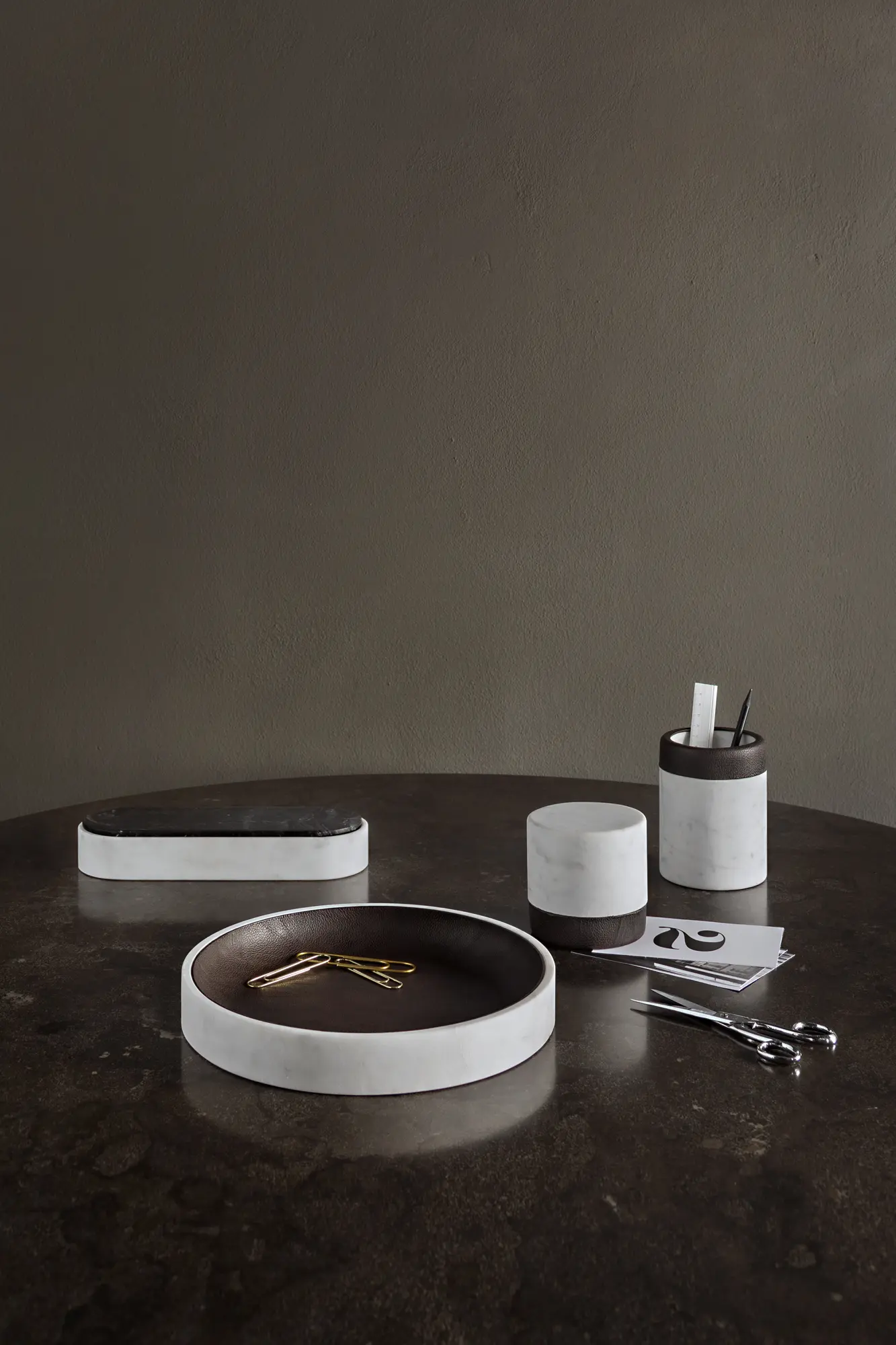 Salvatori - Lui&Lei pen holder - Ø10 x h13 cm - Bianco Carrara