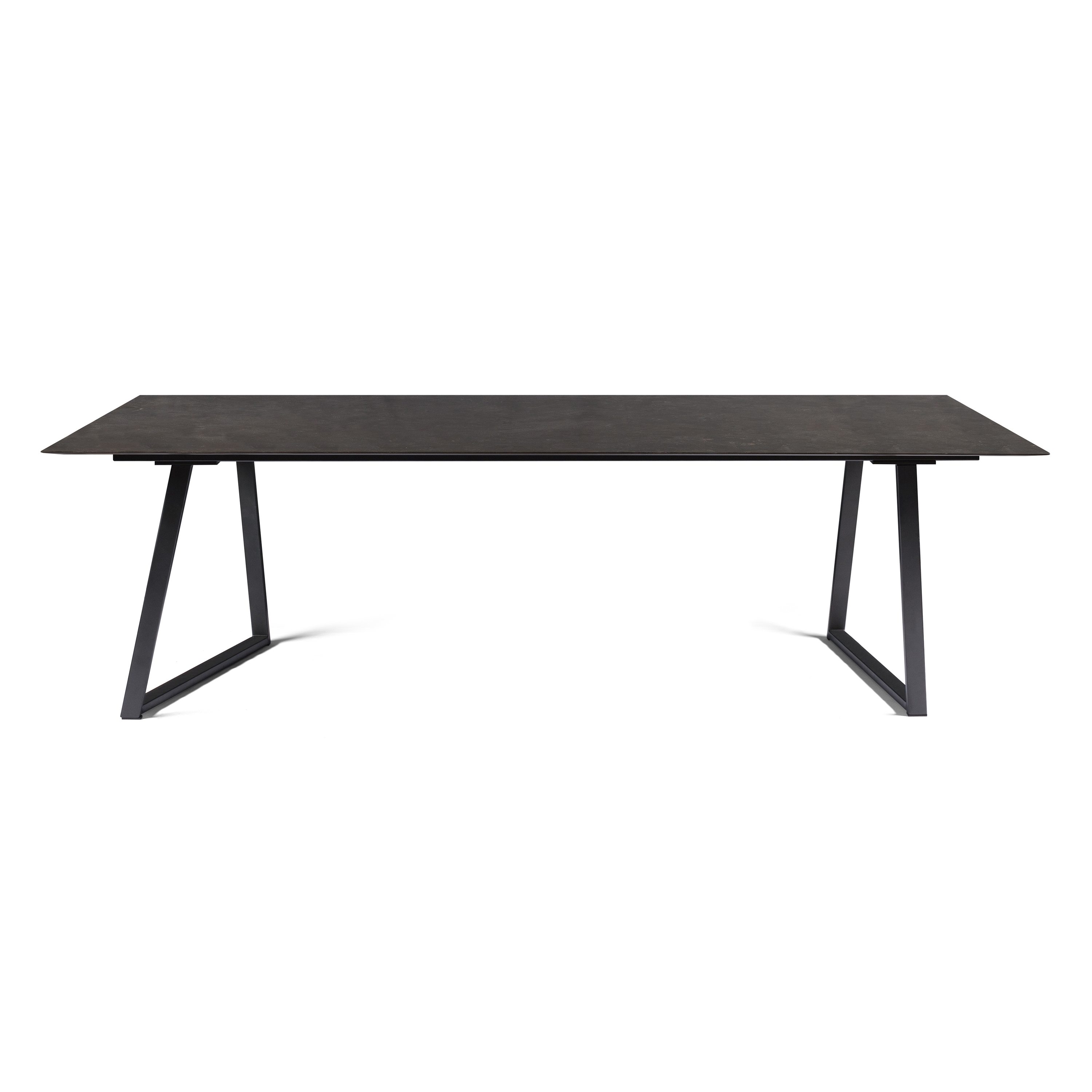 Mostra il prodotto Dritto Dining Table 250 x 110 cm del produttore Salvatori