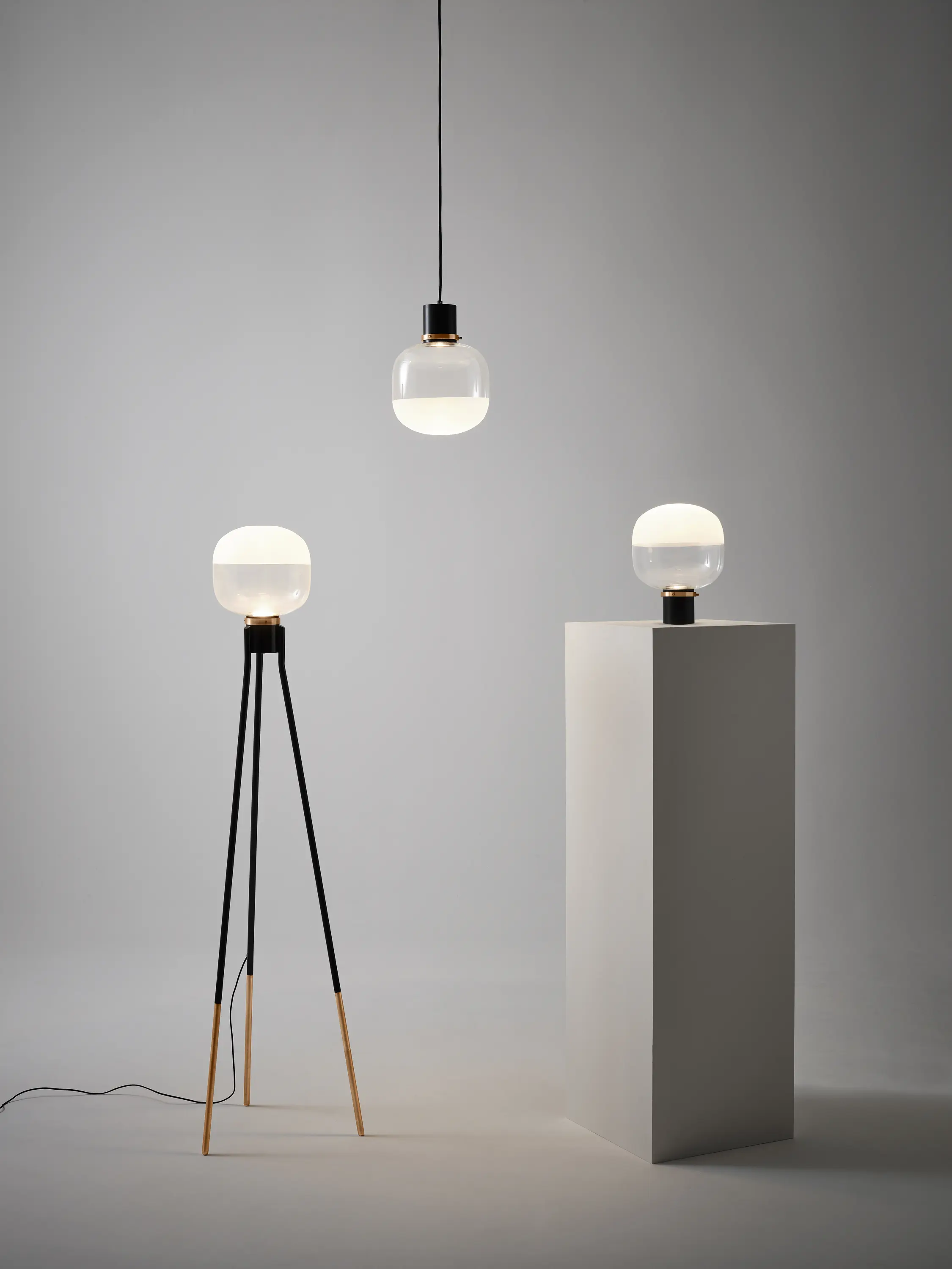 Midj - Ghost table