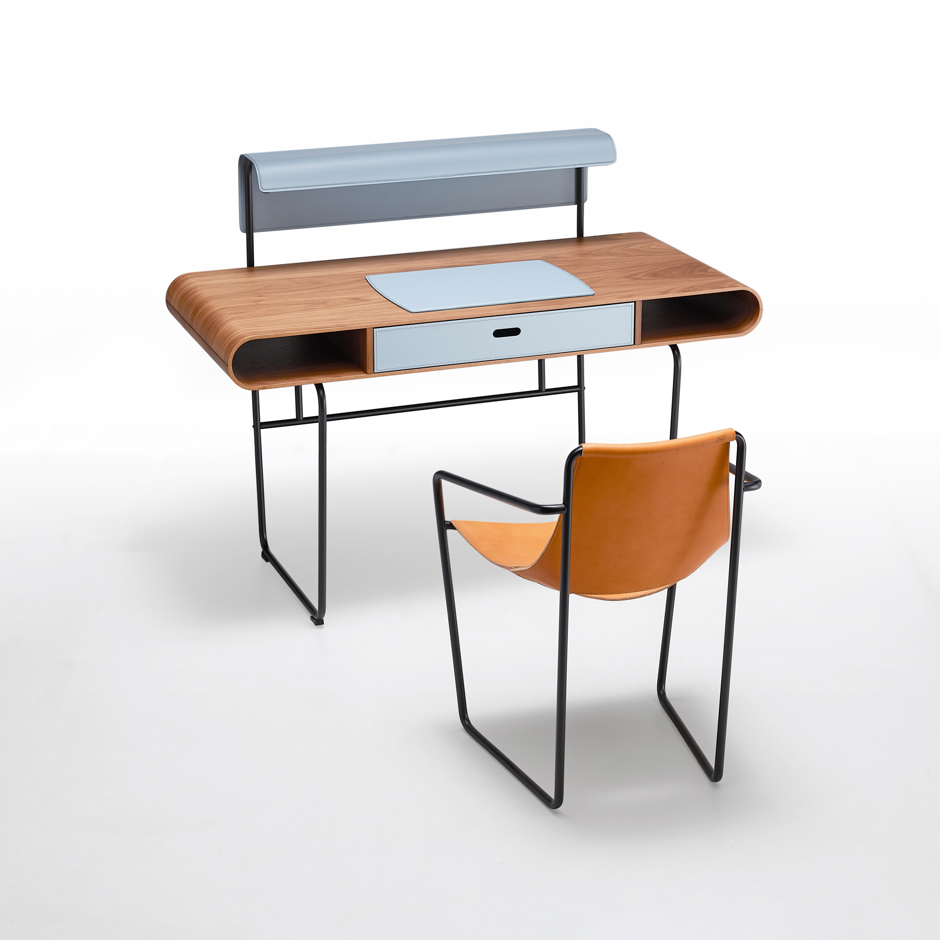 Display product Apelle desk from manufacturer Midj