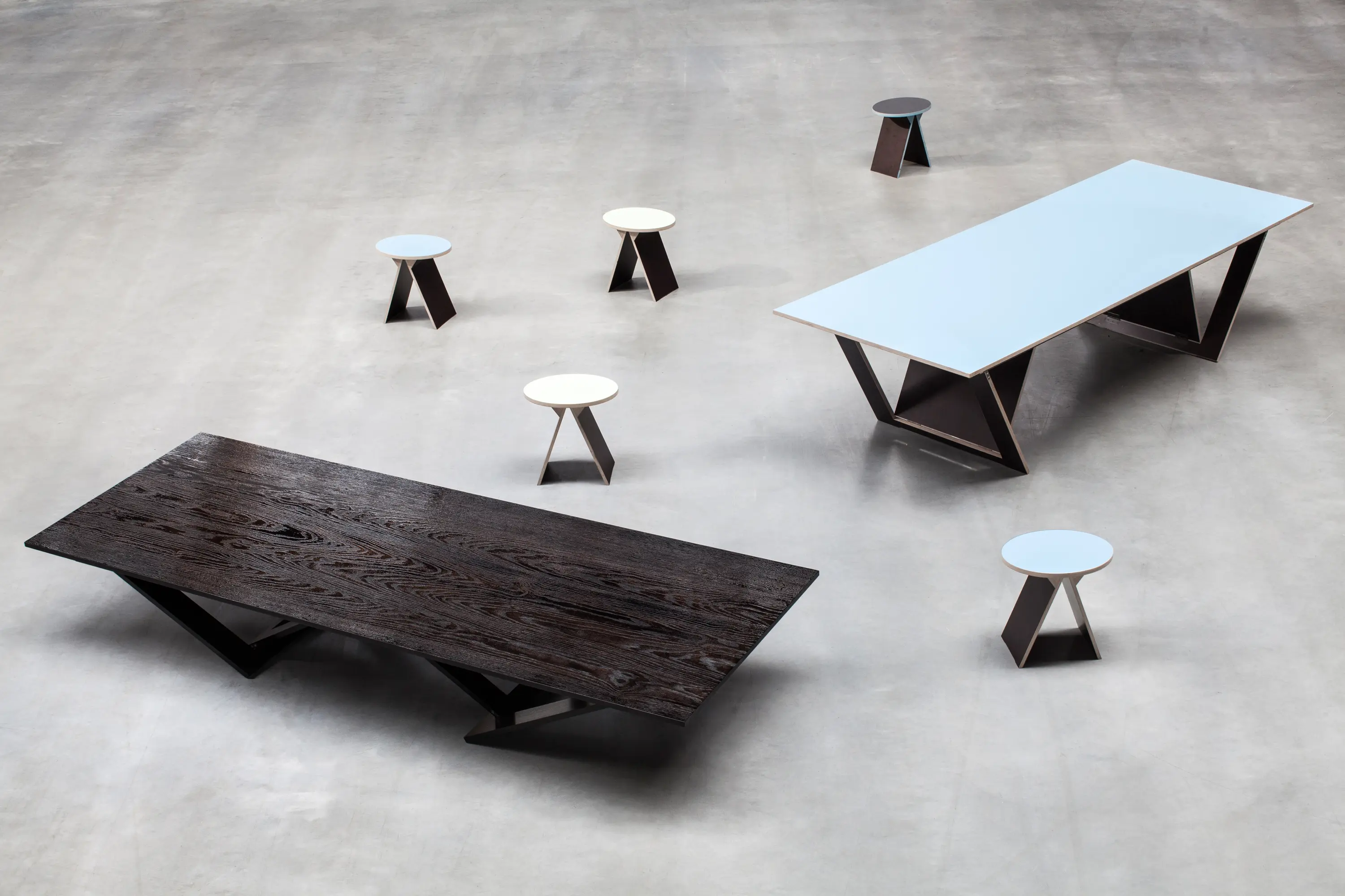 valerie_objects - ta tisch | blue surface