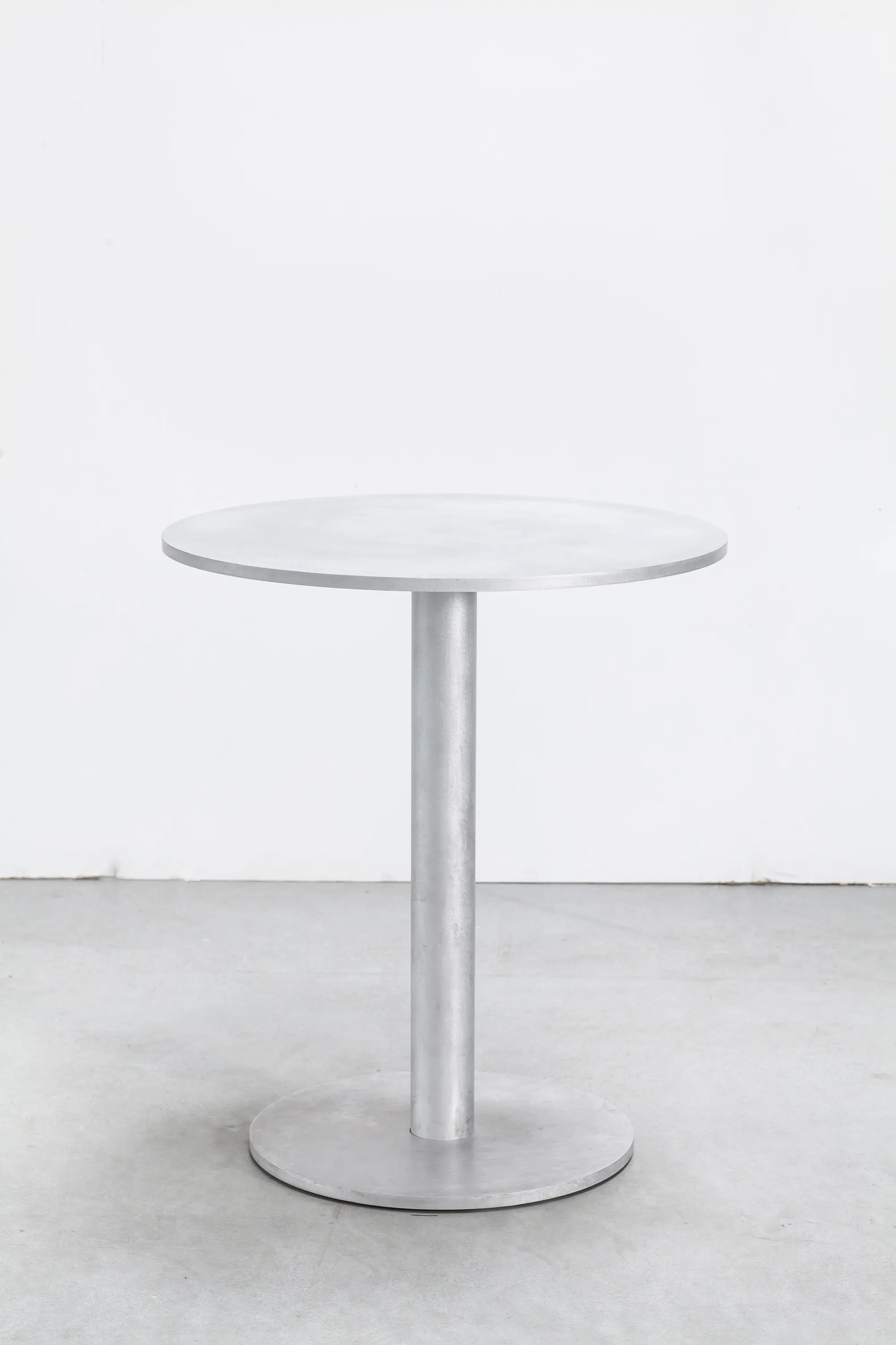 valerie_objects - round table S | aluminum