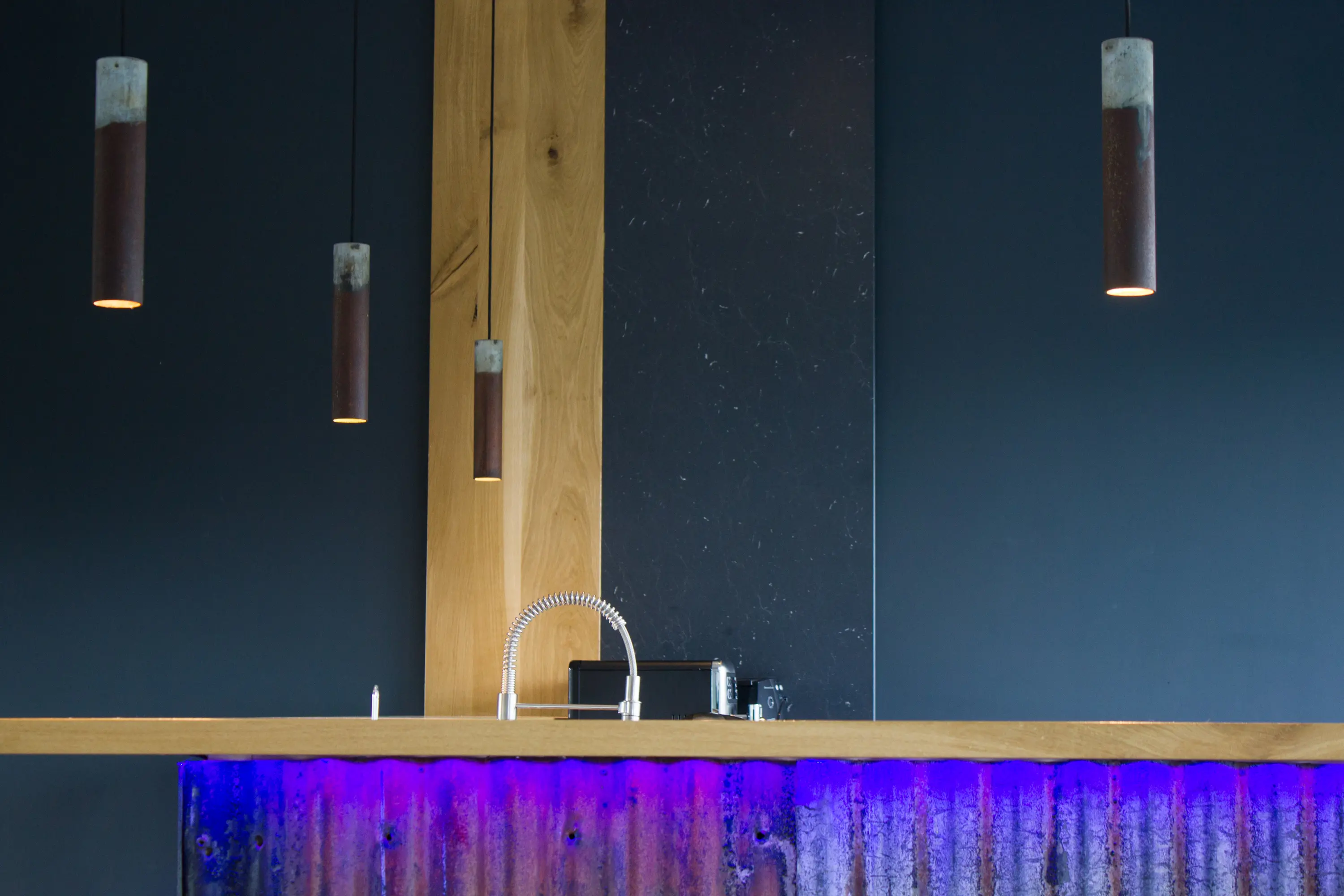 Karven - Roest vertical 15 zinc pendant