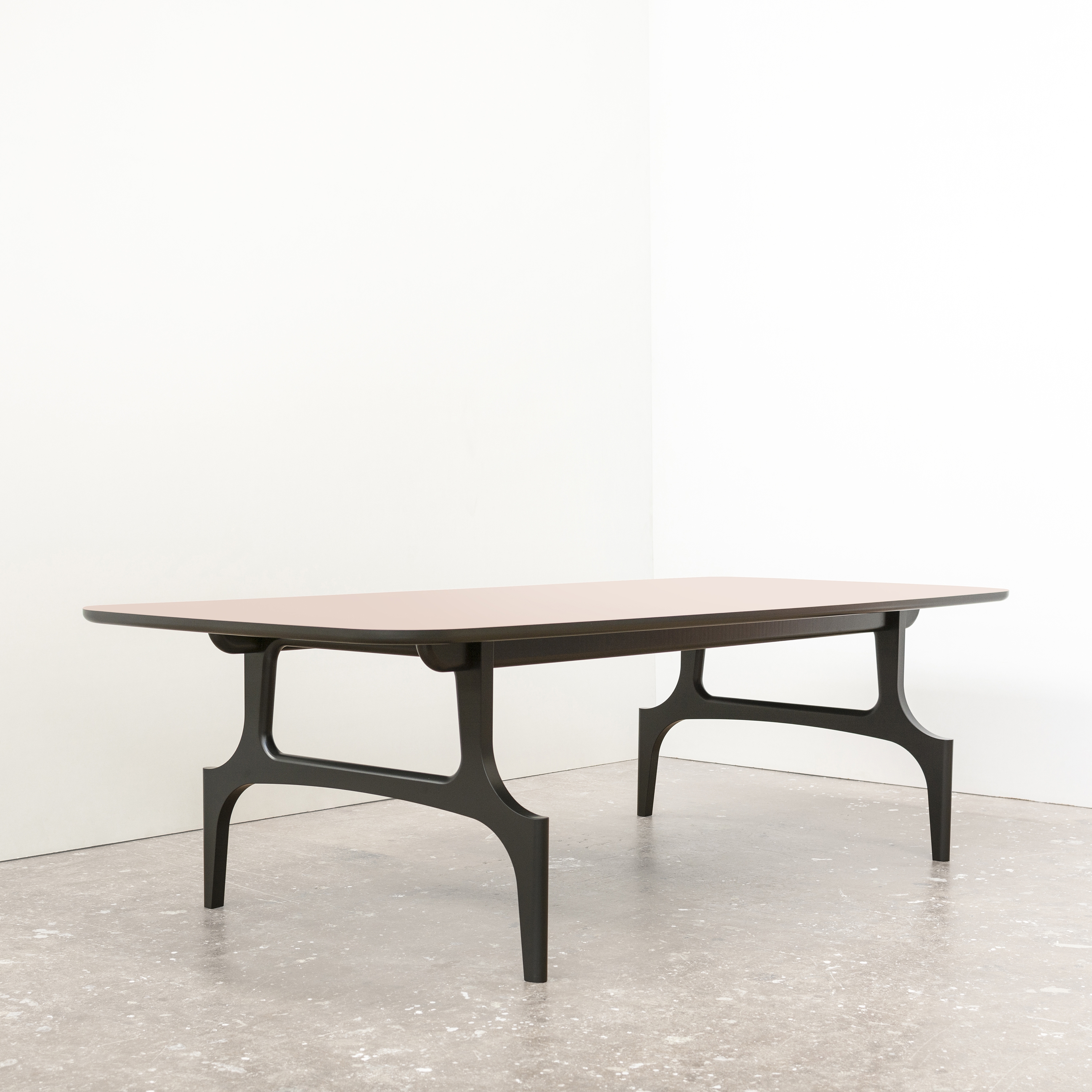 DINING TABLES / CONTRACT TABLES