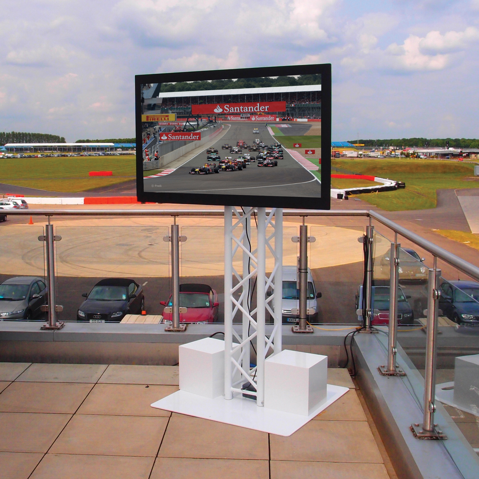 OUTDOOR TV