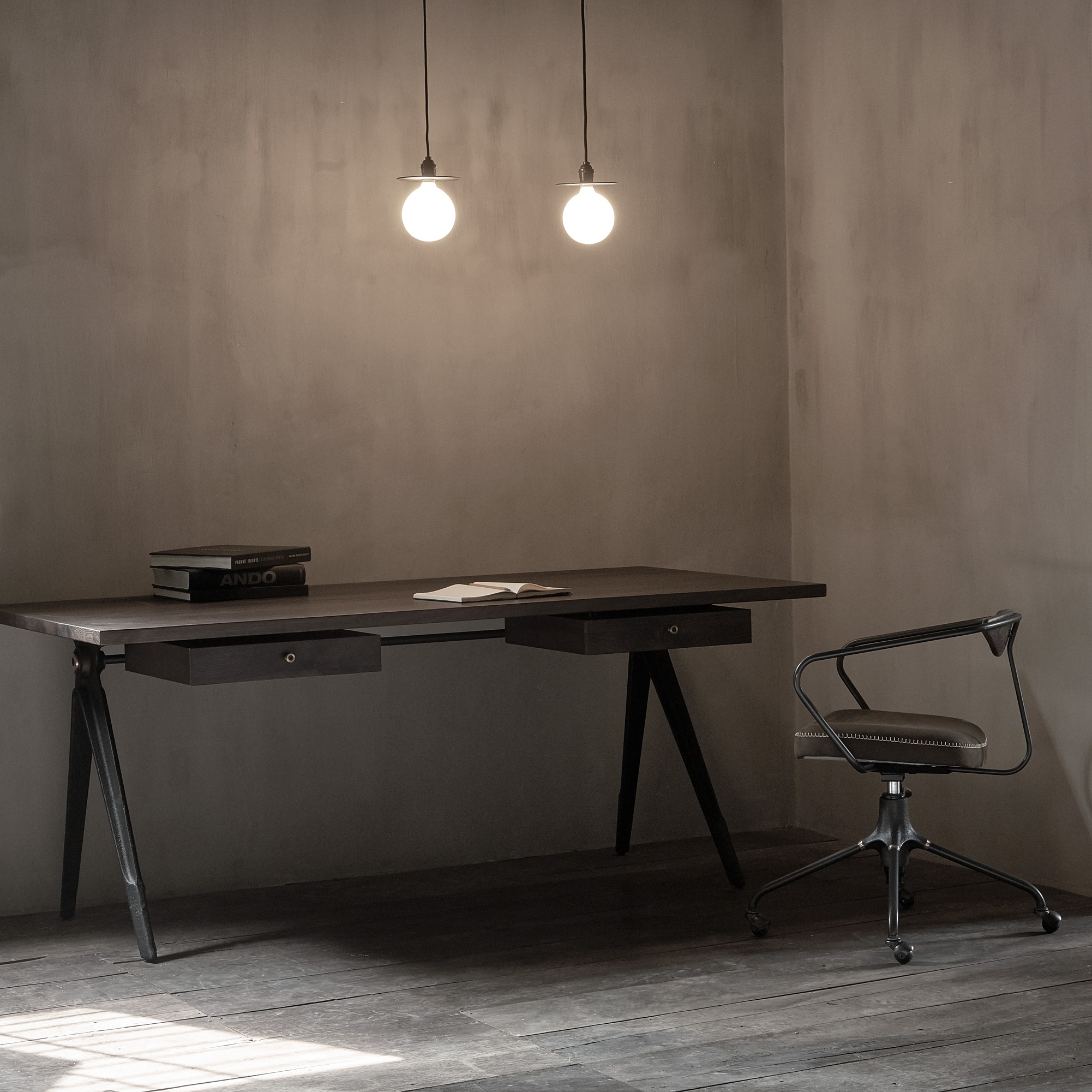TABLE & DESK