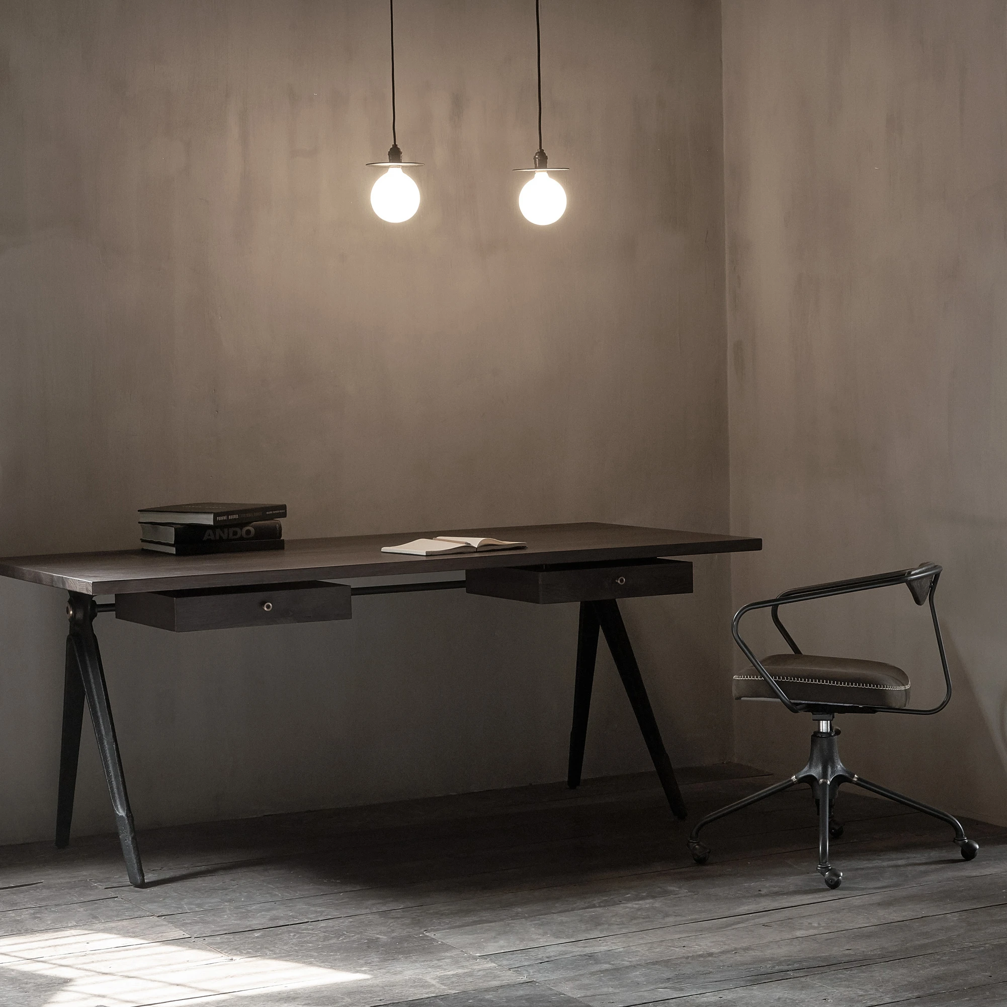 TABLE & DESK