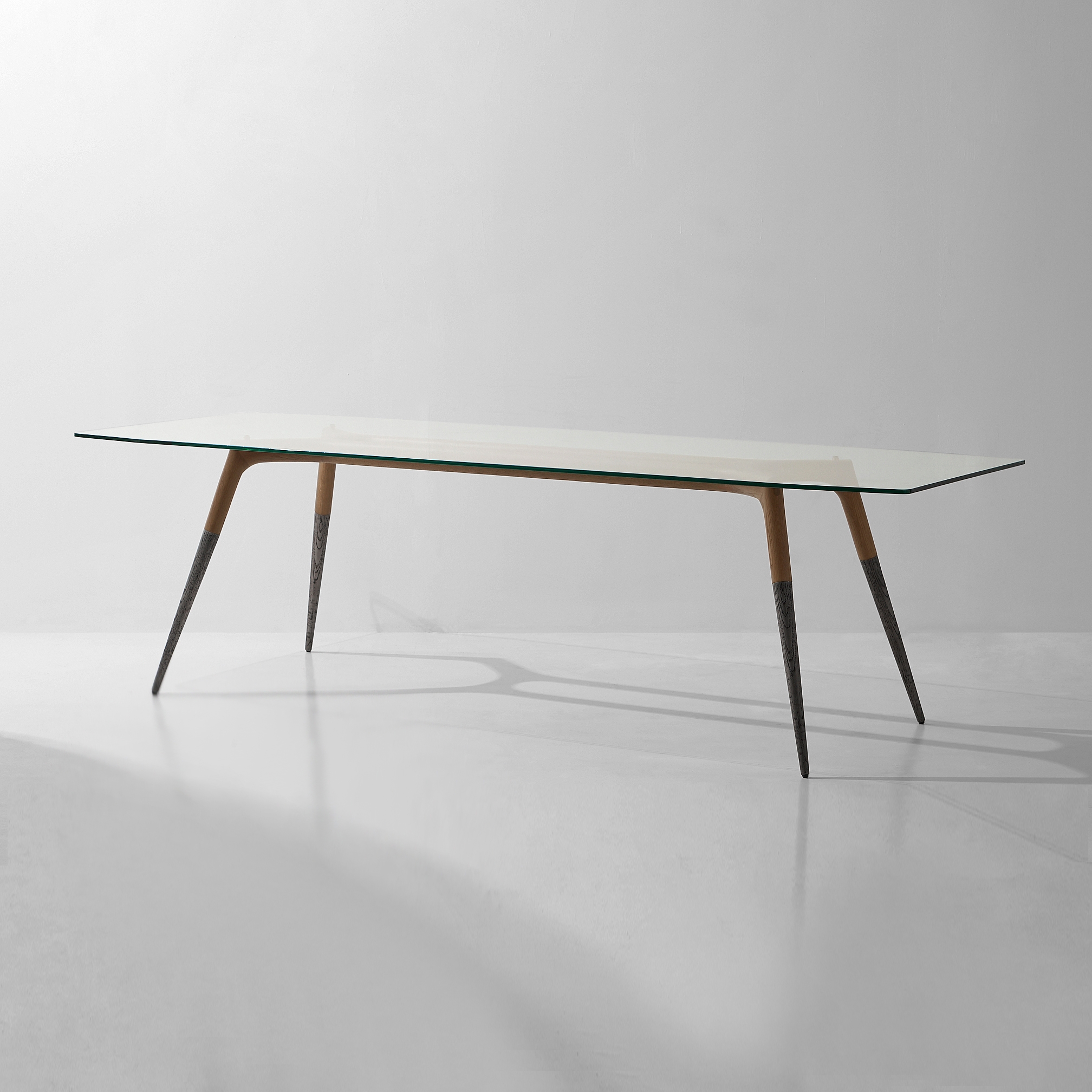 Afficher le produit Assembly Table du fabricant District Eight