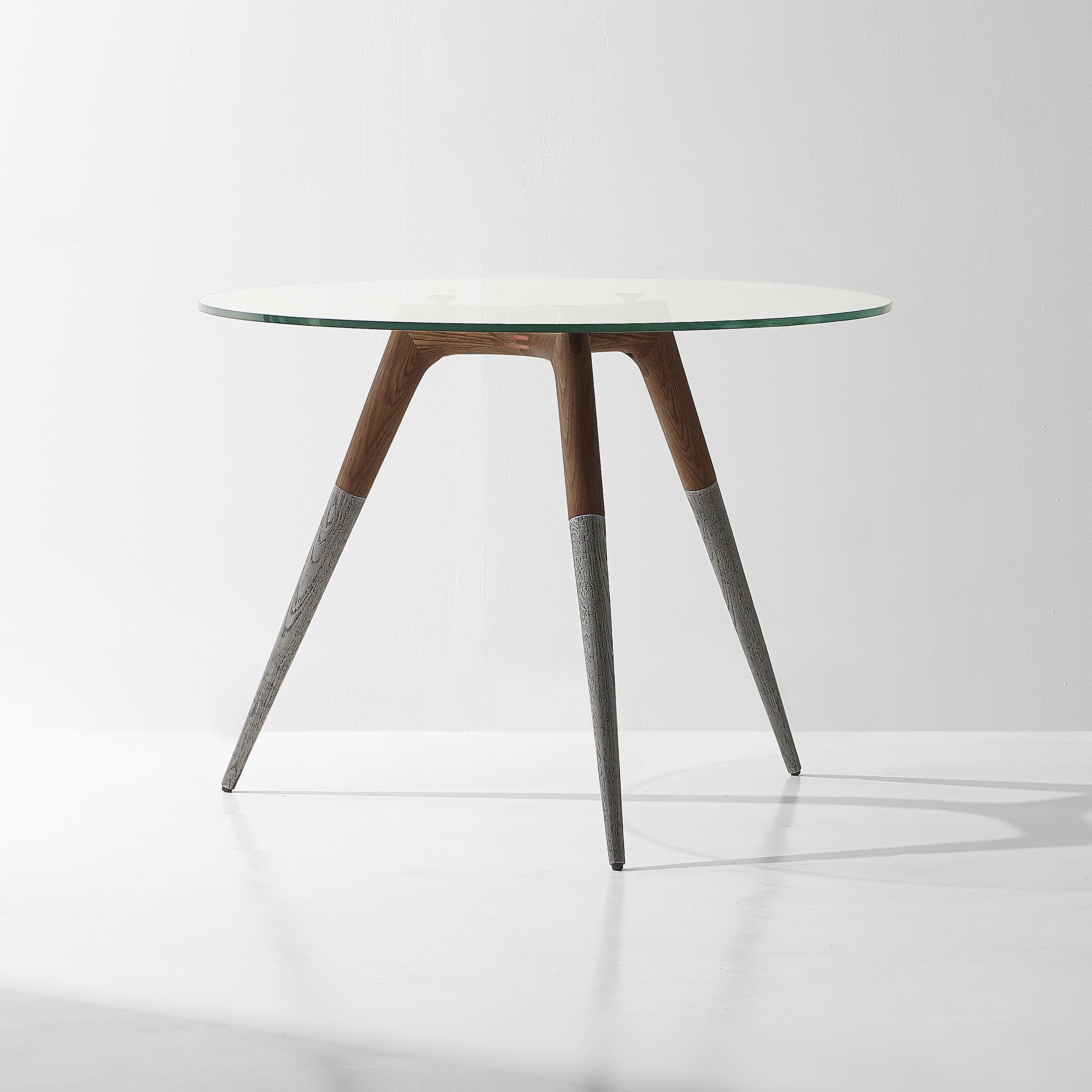 Afficher le produit Assembly Bistro Table du fabricant District Eight