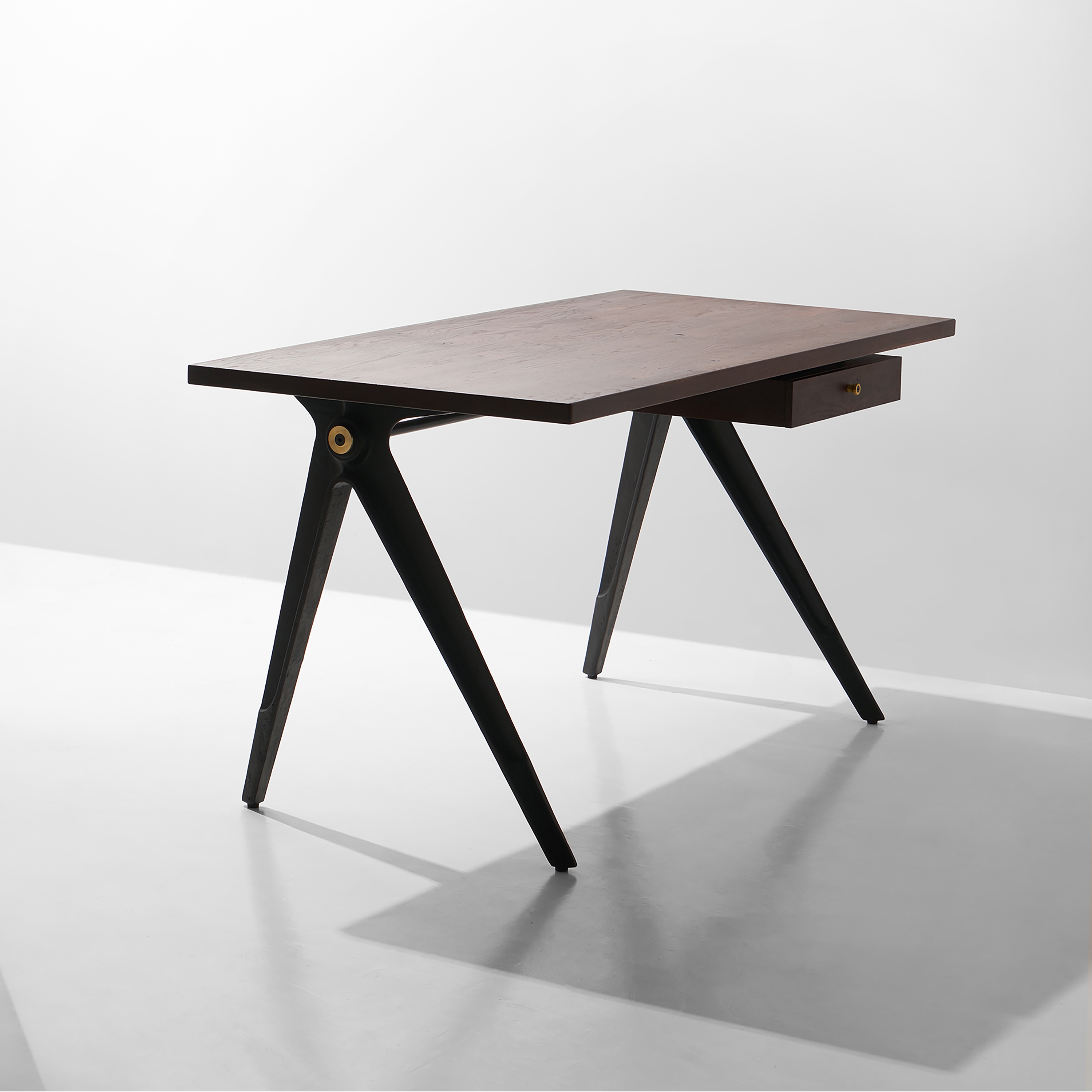 Afficher le produit Compass Desk Single Drawer du fabricant District Eight