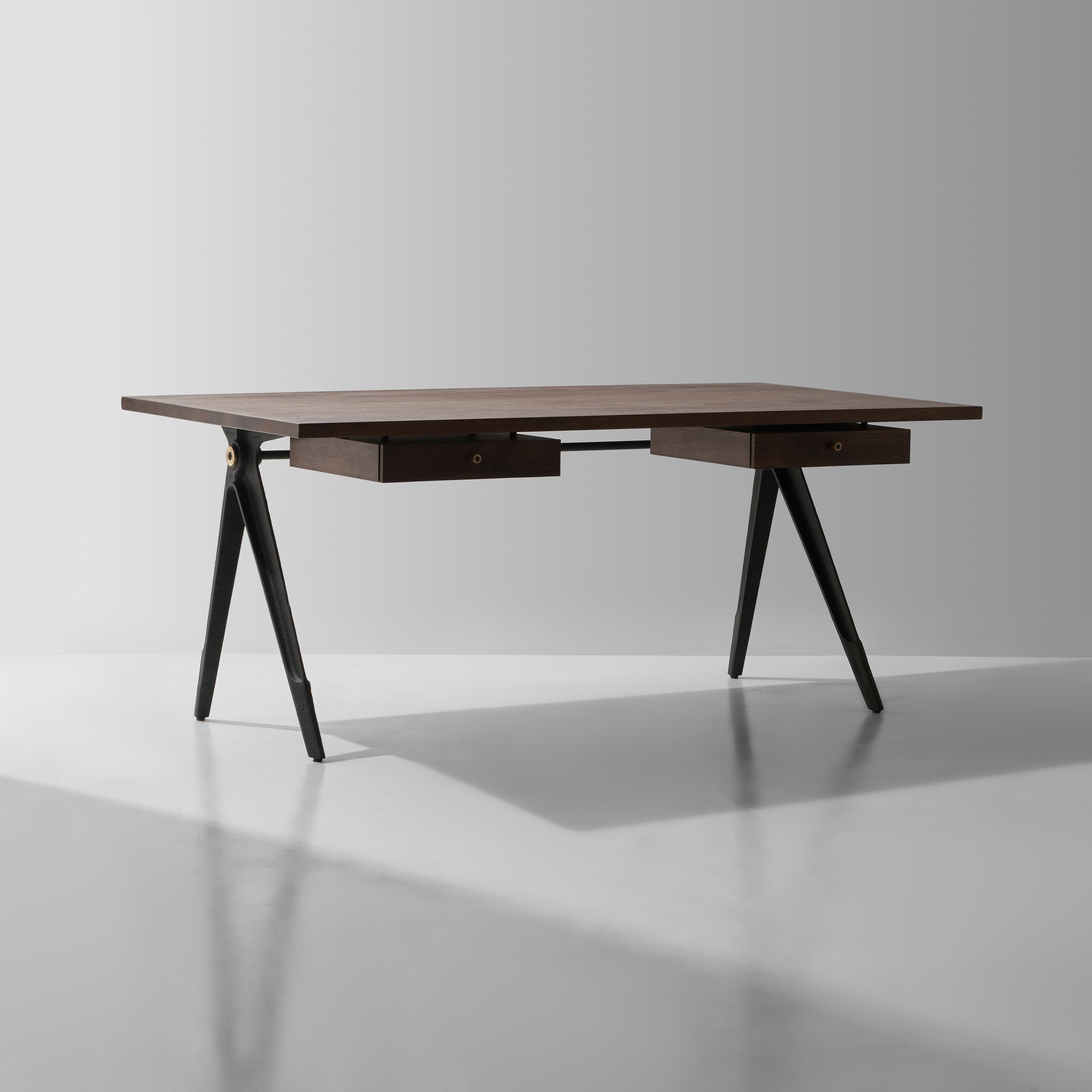 Afficher le produit Compass Desk Double Drawer du fabricant District Eight