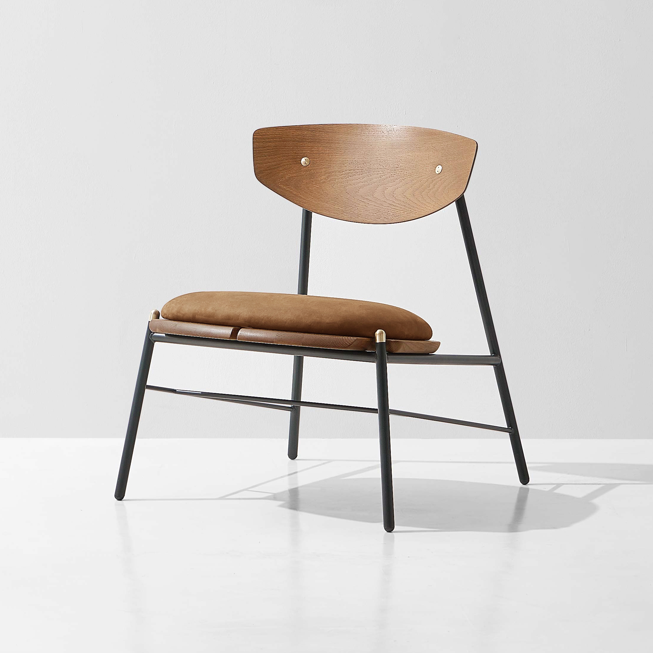Display product Kink Lounge Chair Leather Cushion from manufacturer District Eight