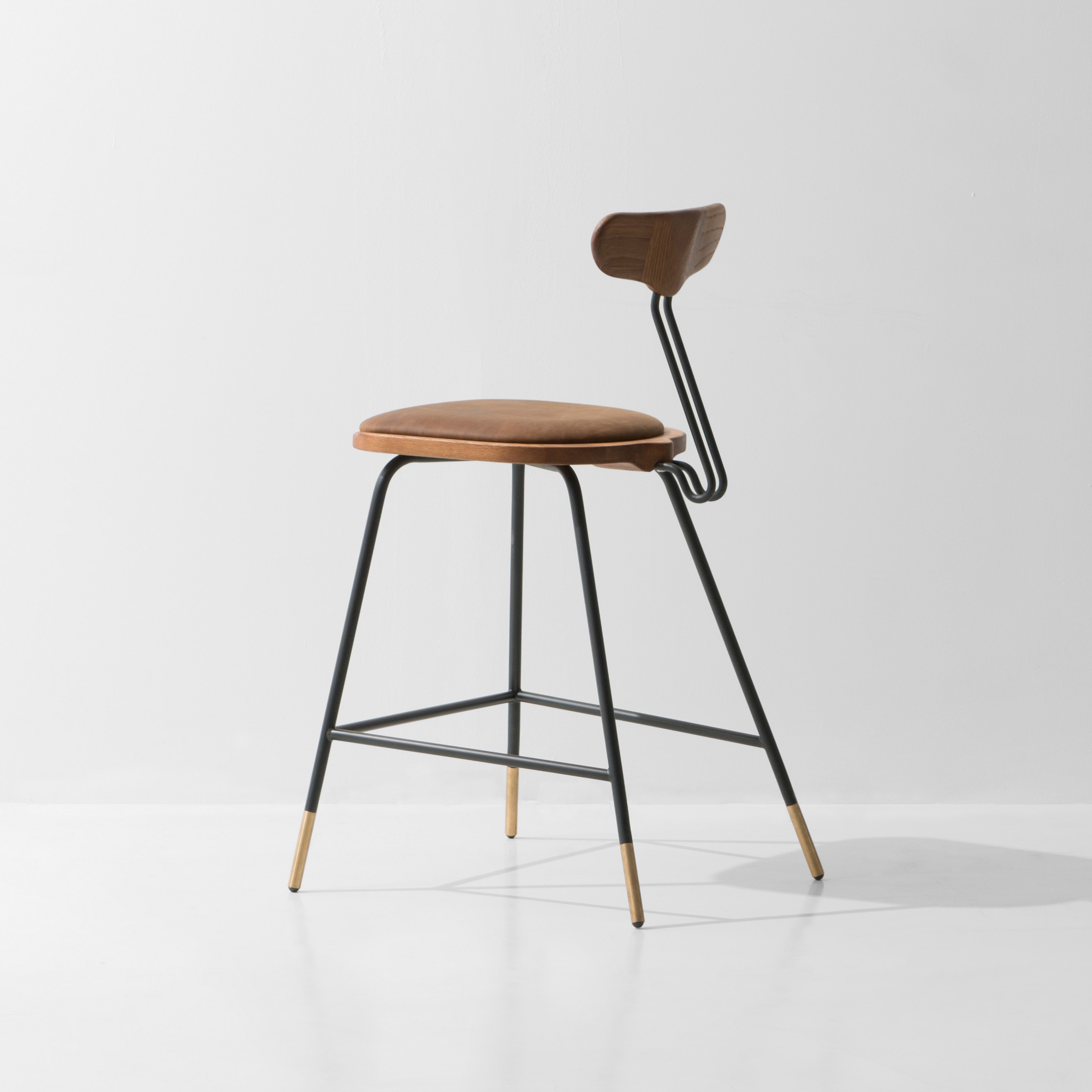 Mostra il prodotto Dayton Counter Stool del produttore District Eight